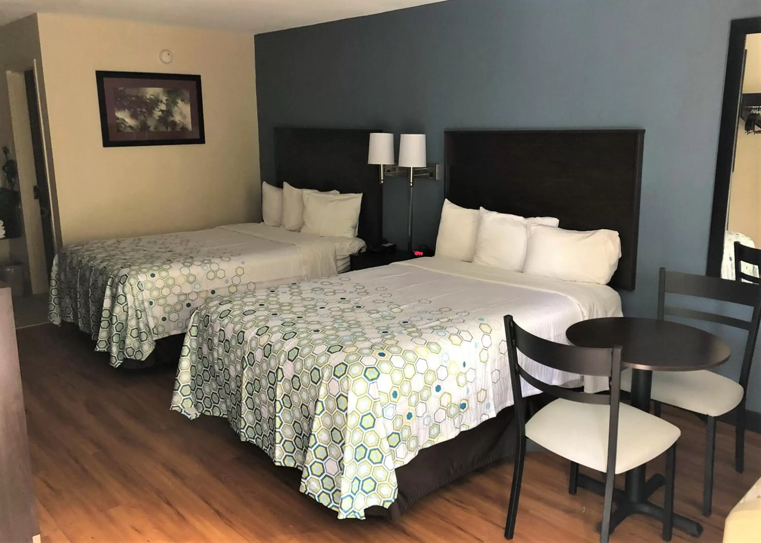 Photo of the whole room, Bed in HomeTowne Studios by Red Roof Bordentown - McGuire AFB Photo of the whole room, Bed in HomeTowne Studios by Red Roof Bordentown - McGuire AFB