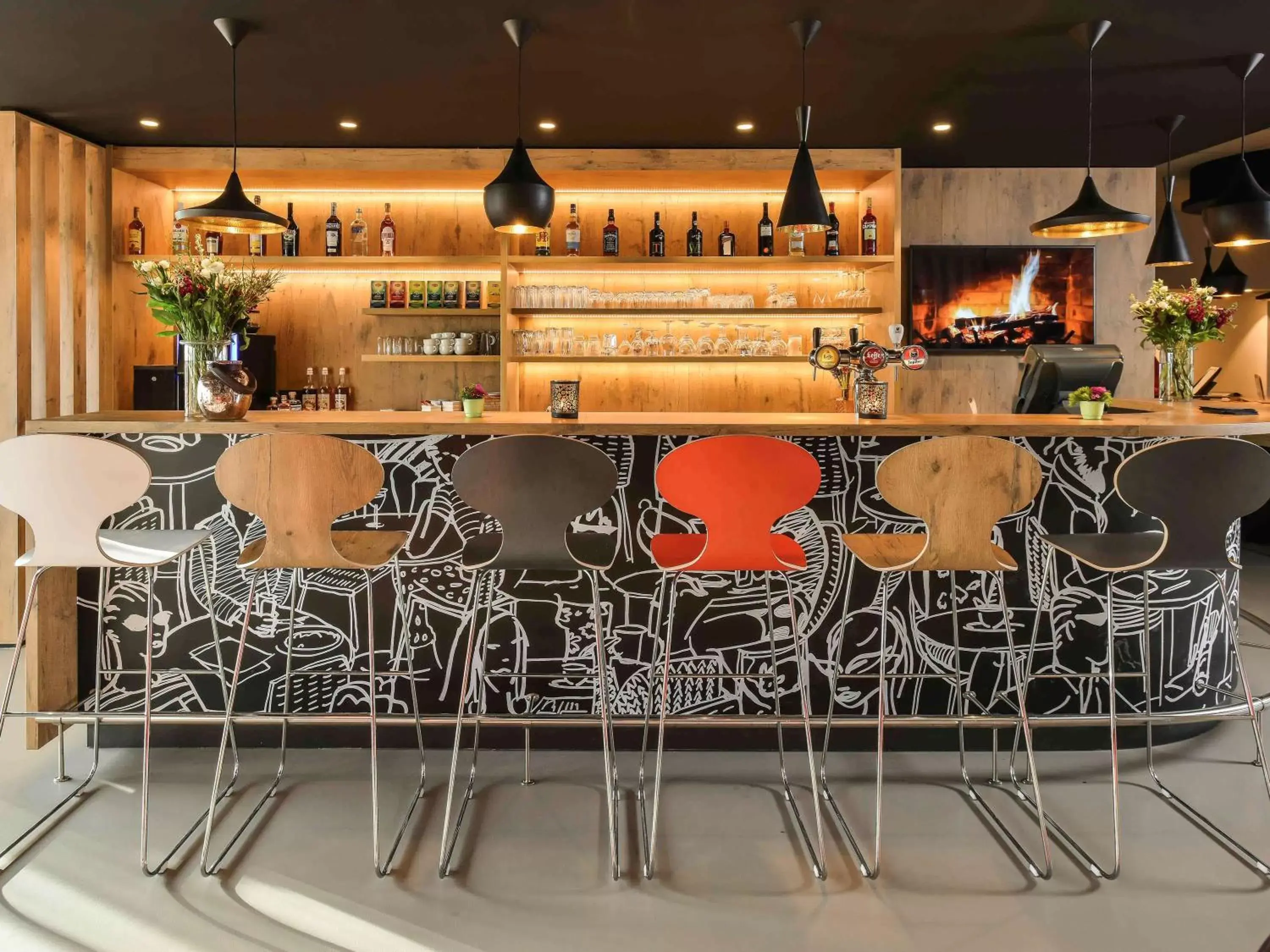 Restaurant/places to eat, Lounge/Bar in ibis Charleroi Airport Brussels South