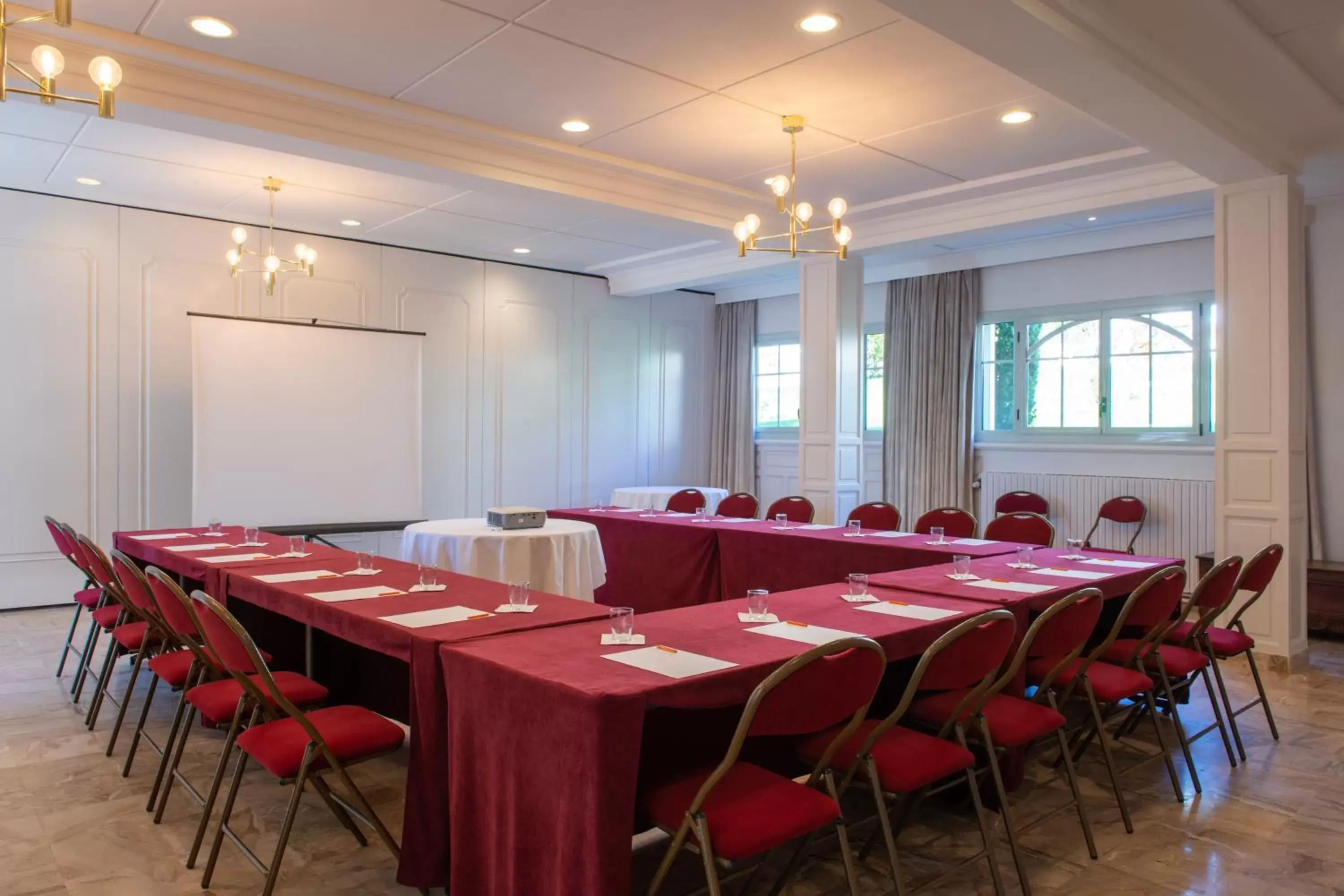 Meeting/conference room in Maison Tirel Guérin, The Originals Collection