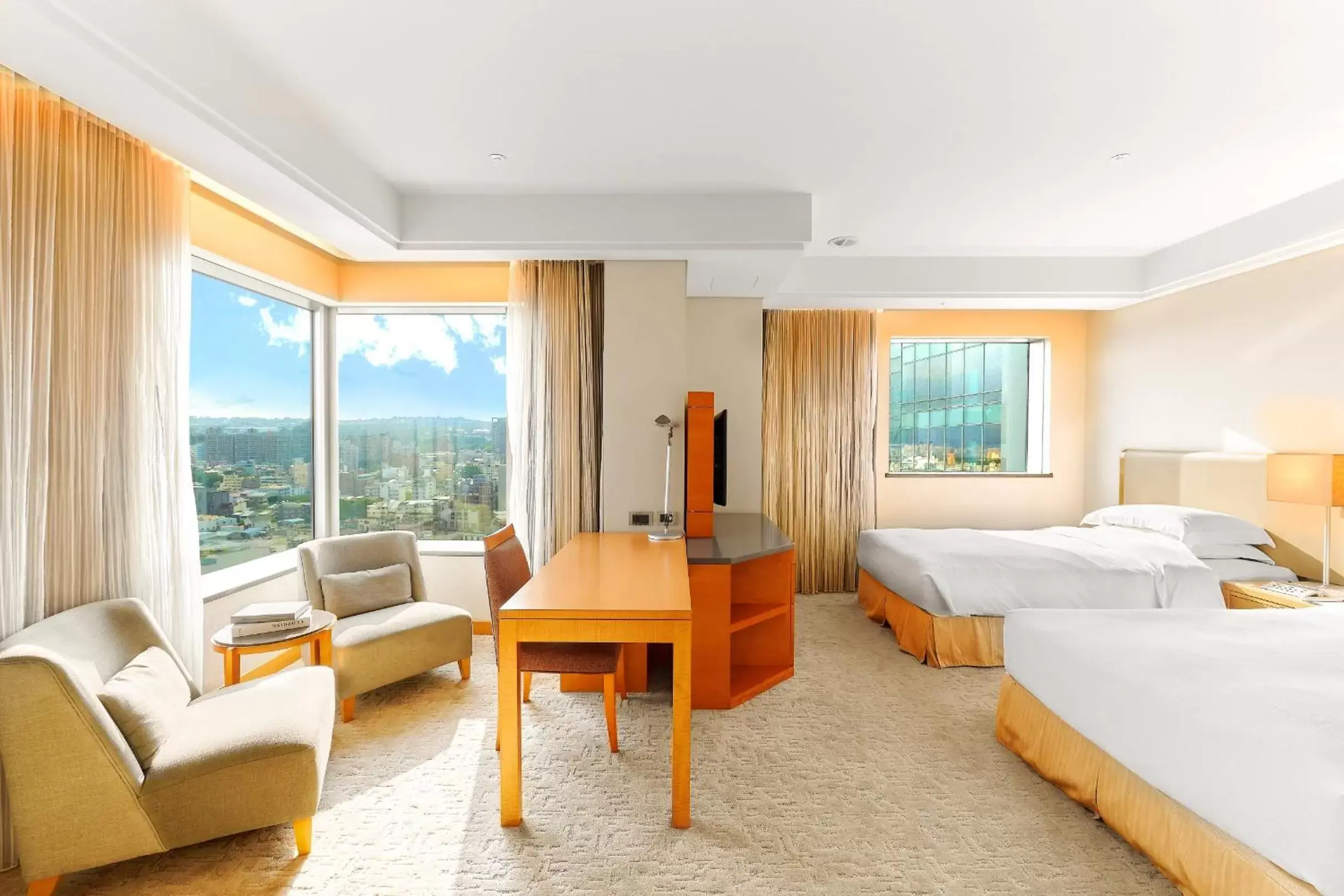 Deluxe Twin Room in Windsor Hotel Taichung Deluxe Twin Room in Windsor Hotel Taichung