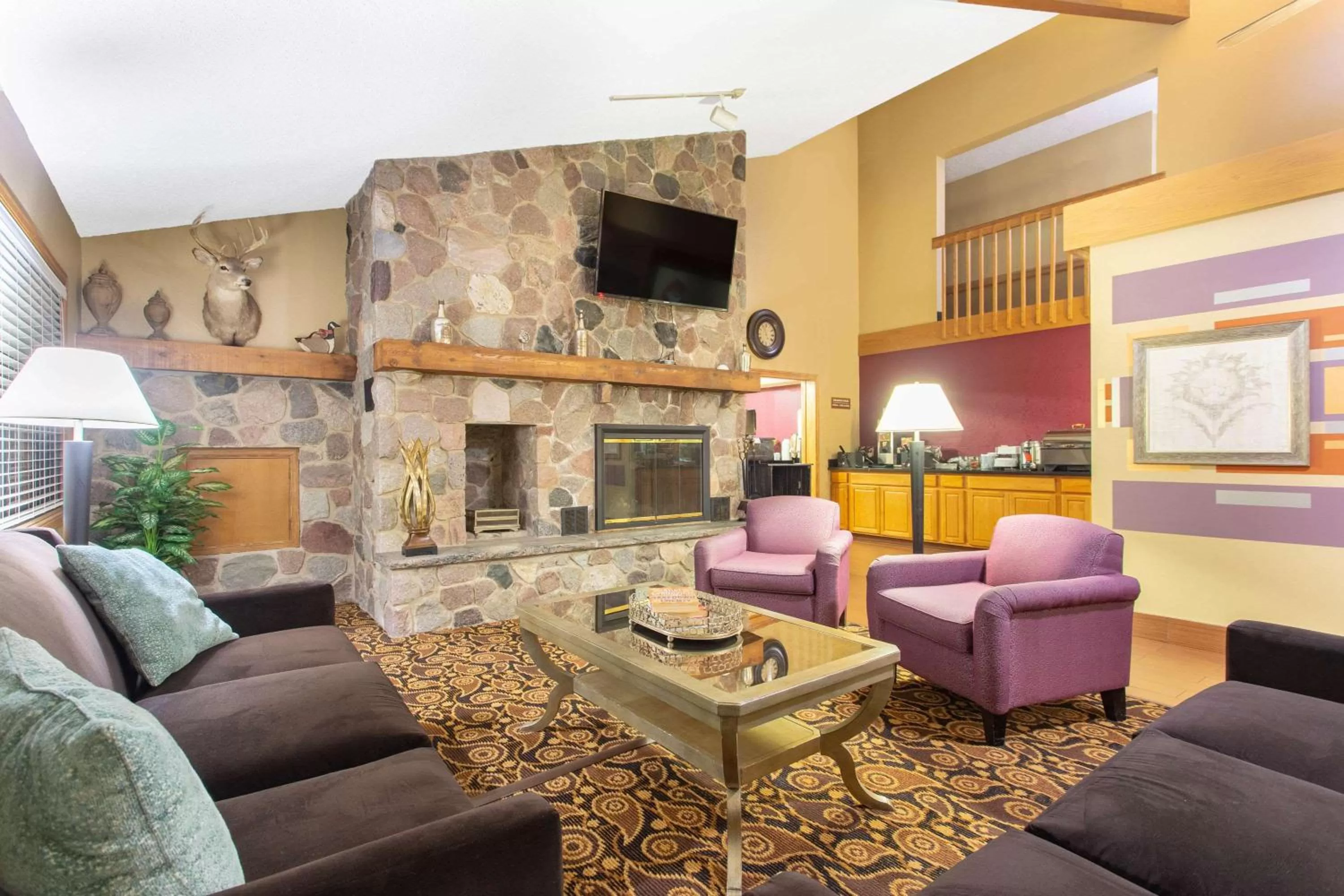 Lobby or reception in AmericInn by Wyndham Elkhorn Near Lake Geneva