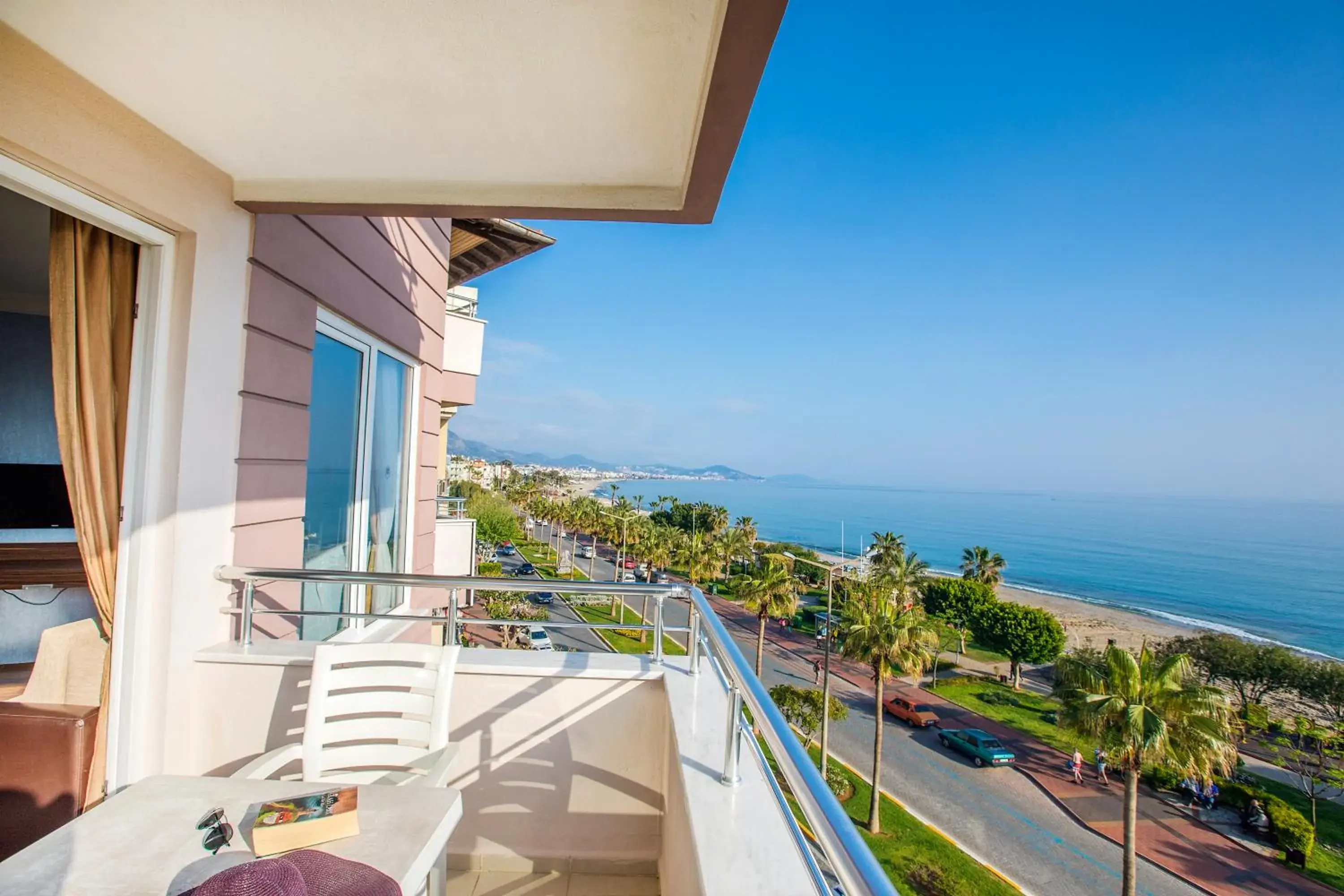 Sea view, Balcony/Terrace in Hawaii Suite Beach Hotel