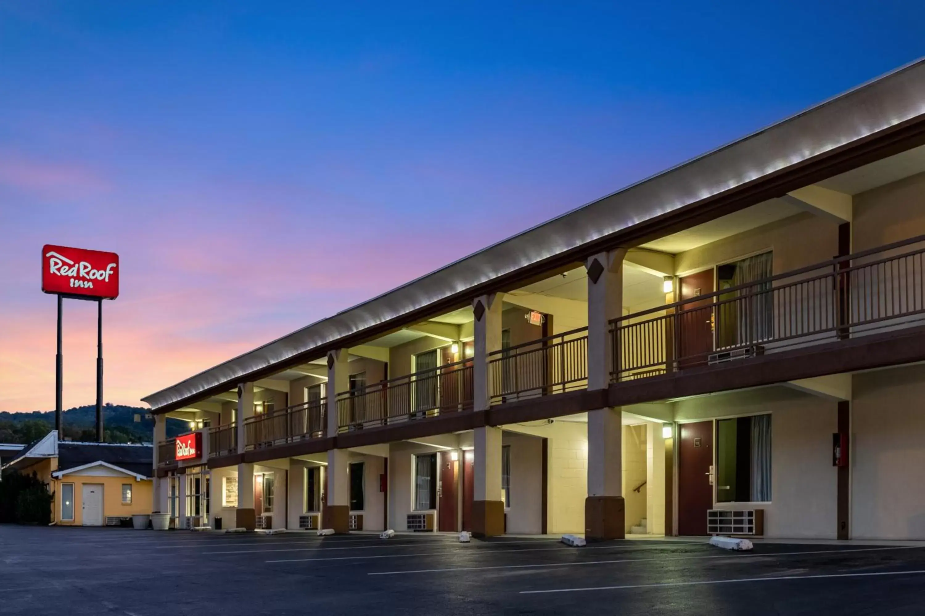 Property Building in Red Roof Inn Caryville