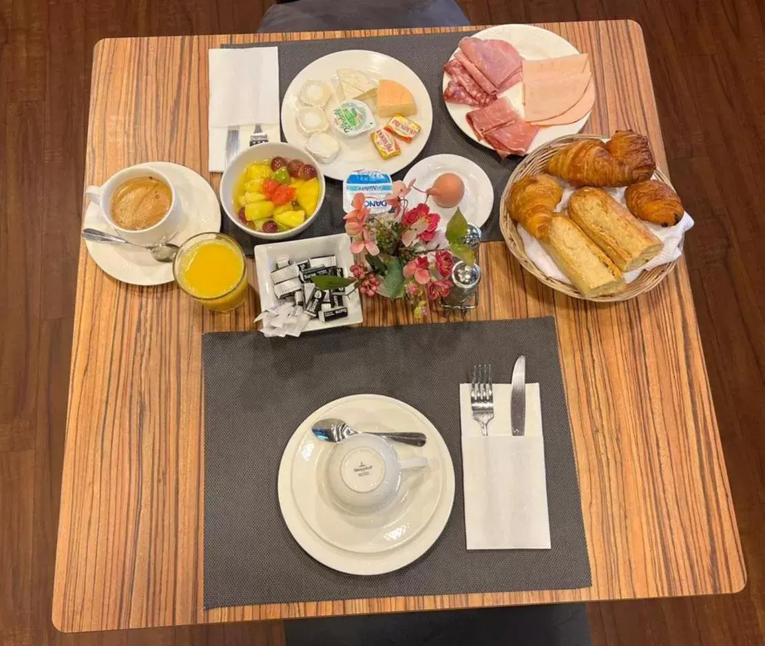 Continental breakfast, Breakfast in Le Jean-Sébastien Bach