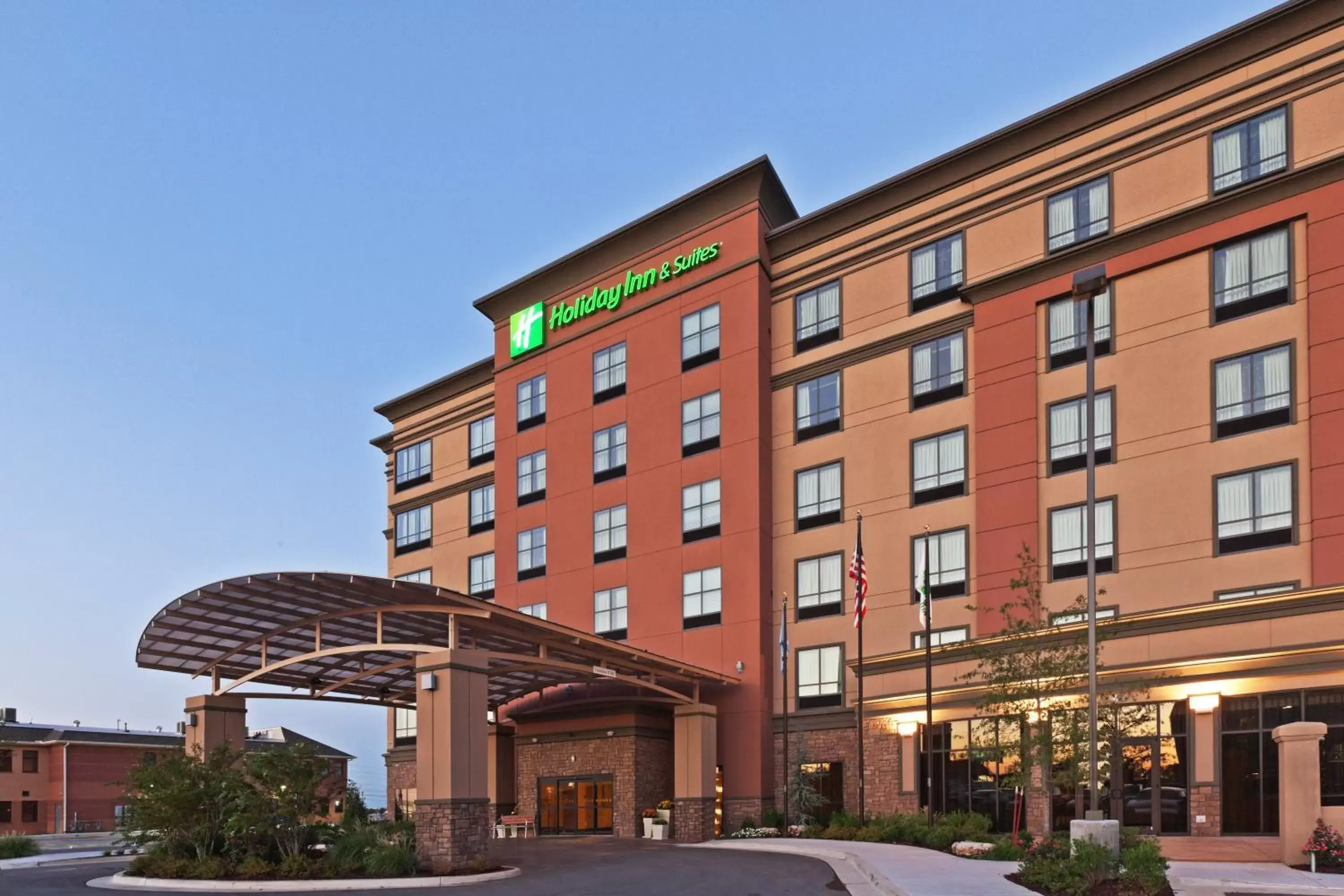 Property Building in Holiday Inn Hotel & Suites Tulsa South, an IHG Hotel