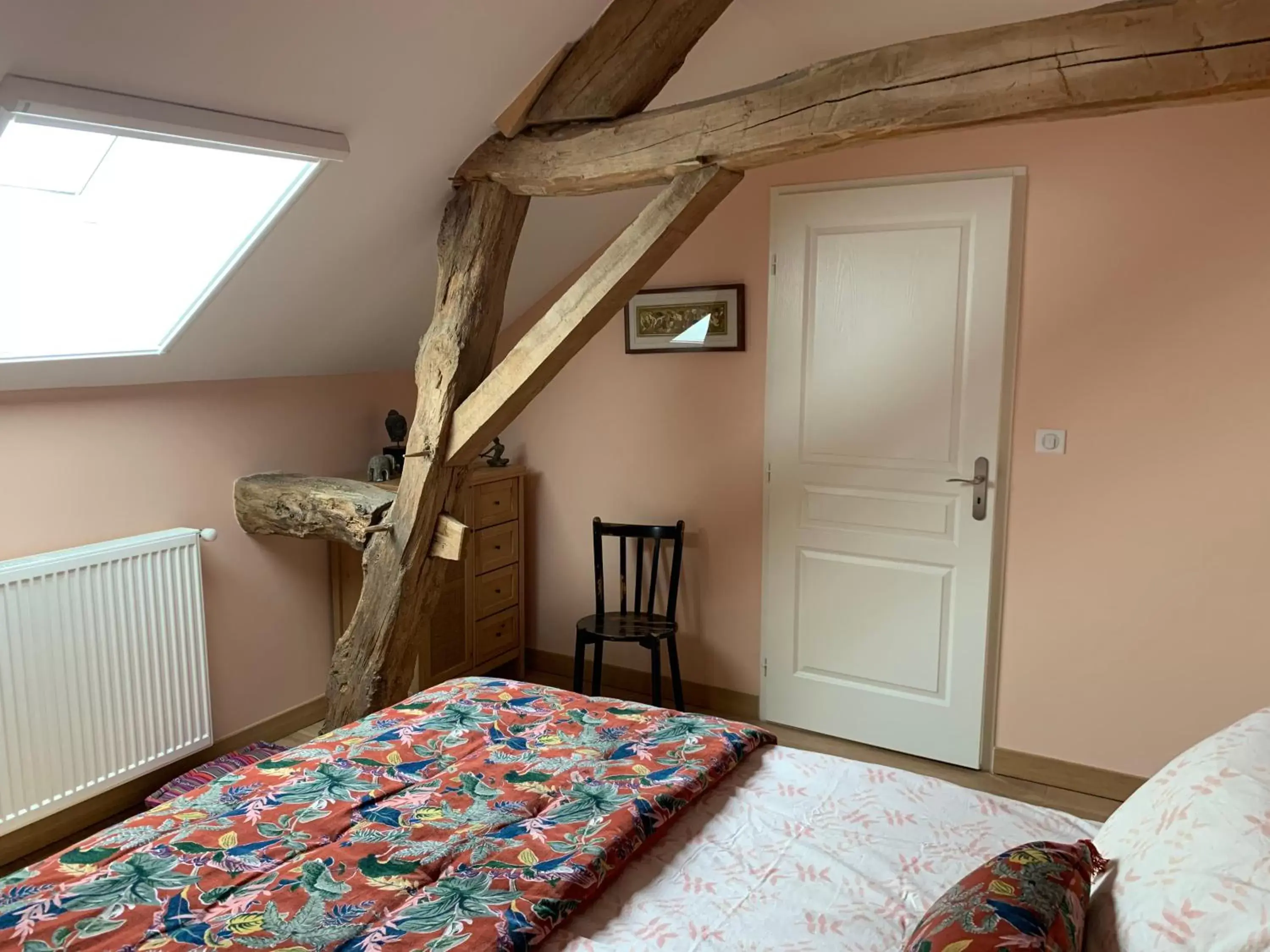 Photo of the whole room, Bed in L’En Vert du Monde