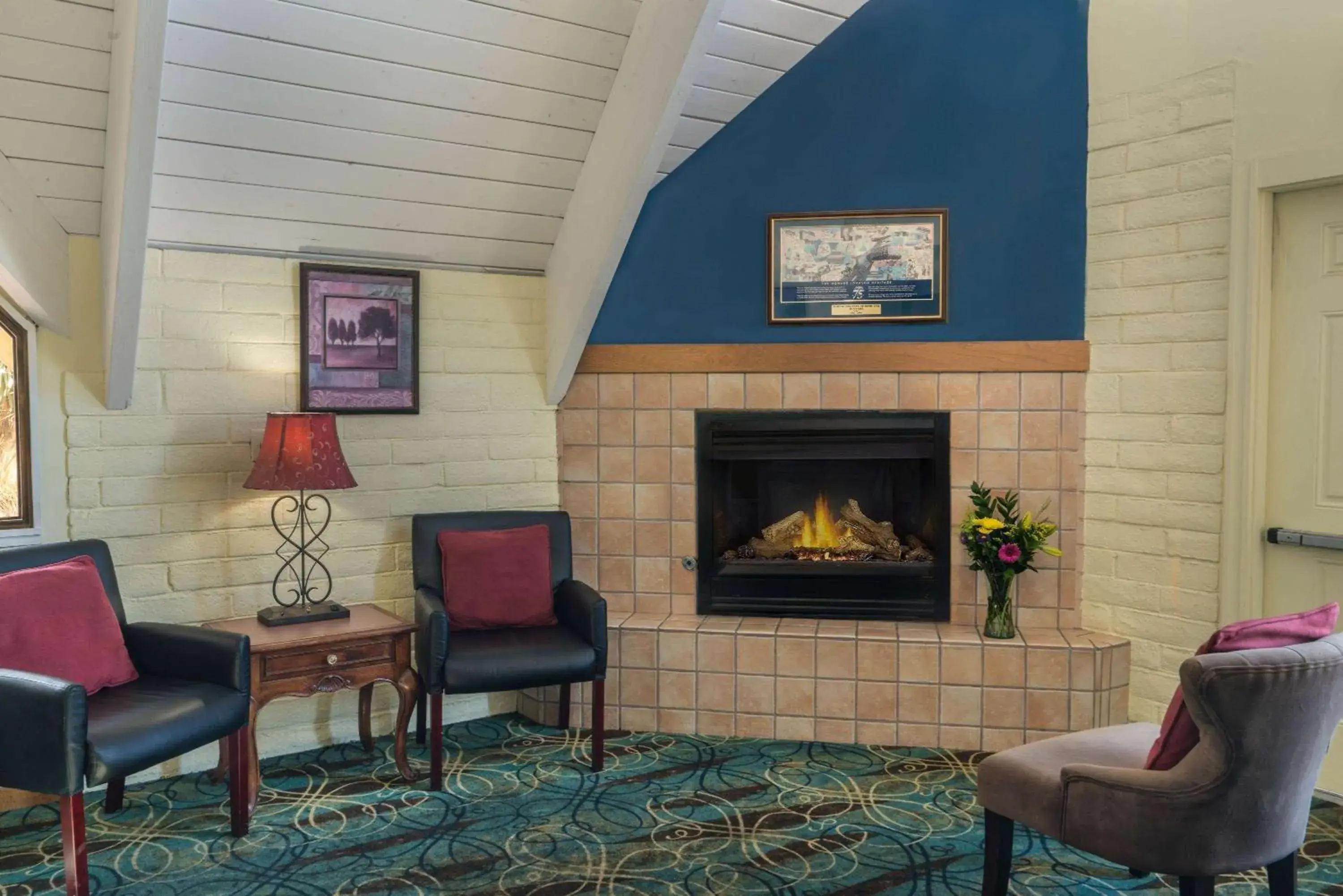 Lobby or reception, Seating Area in Howard Johnson by Wyndham Albuquerque Midtown