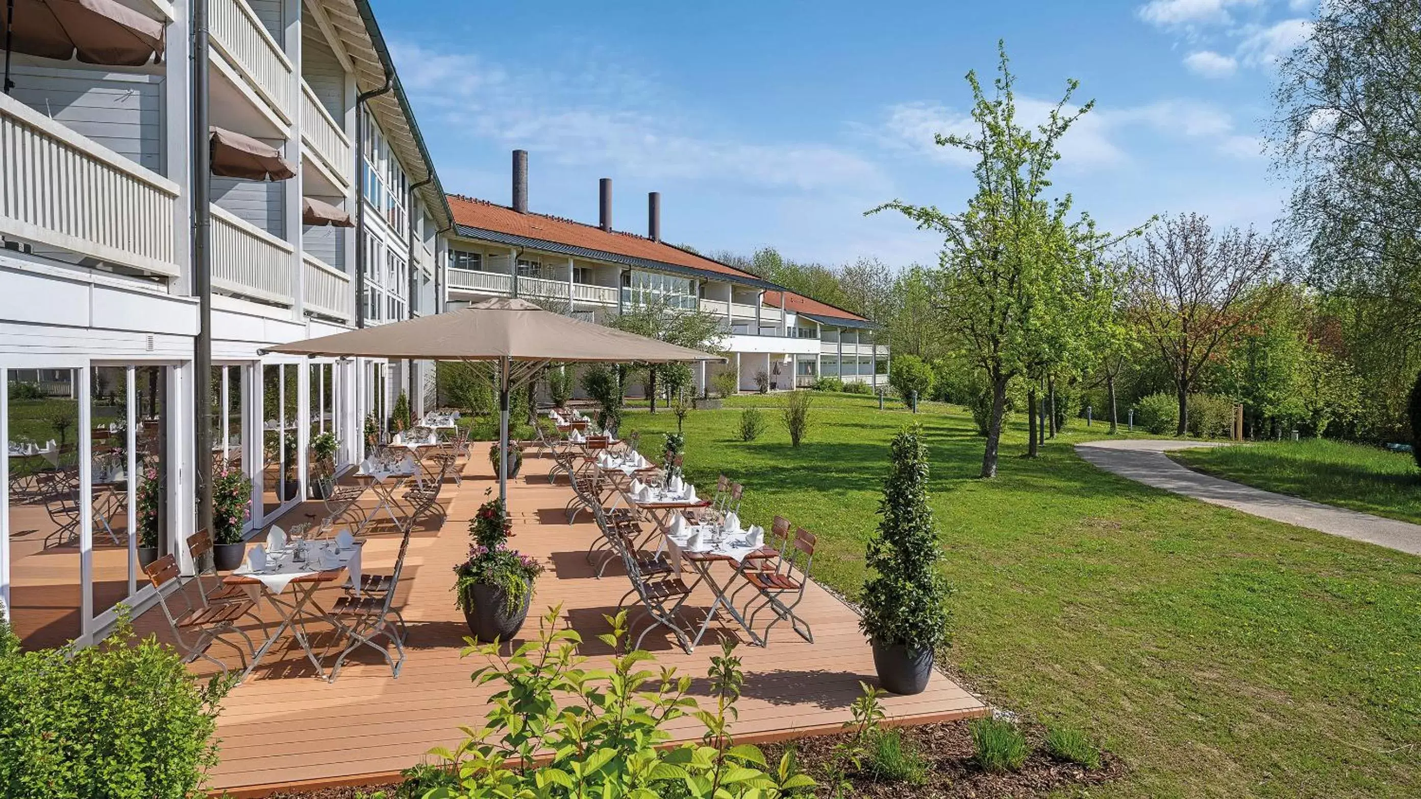 Restaurant/places to eat, Property Building in Best Western Aparthotel Birnbachhöhe