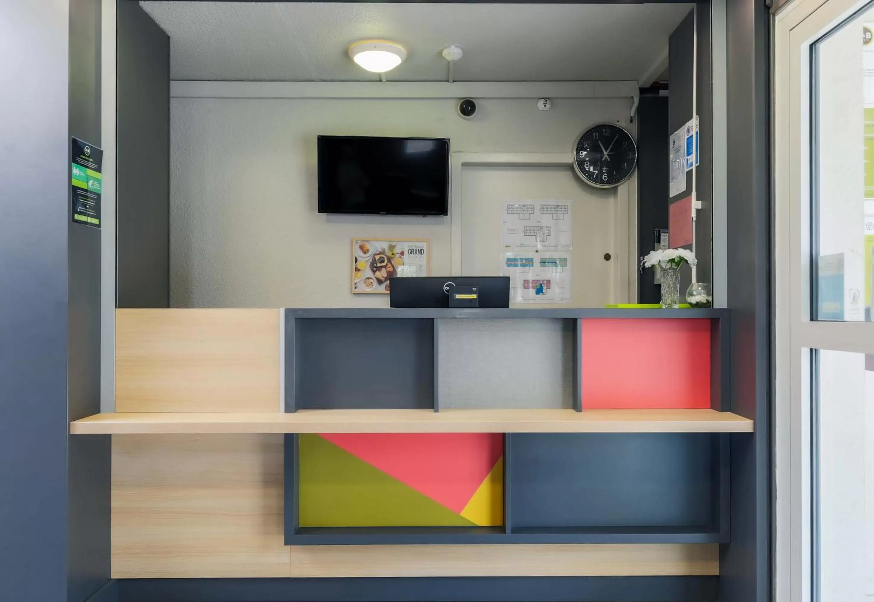 Lobby or reception in B&B HOTEL Metz Jouy Aux Arches