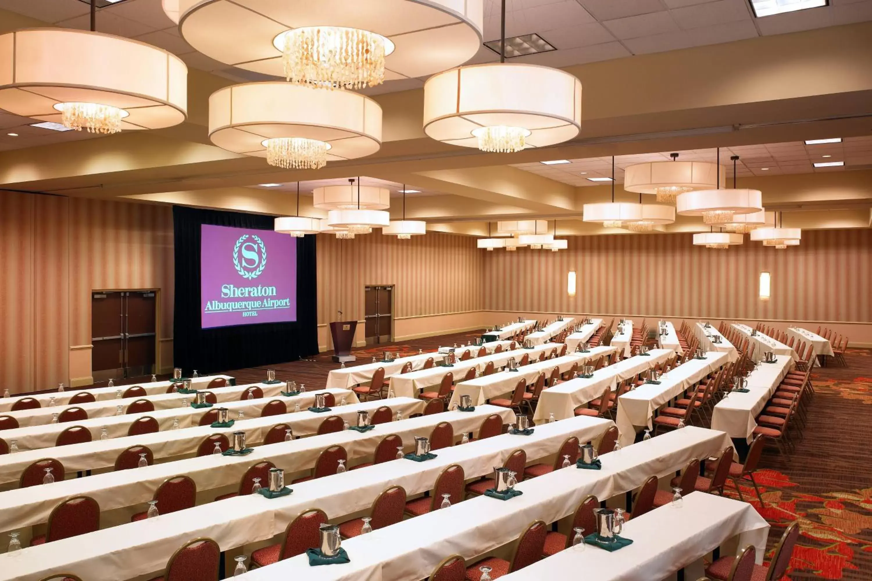 Meeting/conference room in Sheraton Albuquerque Airport Hotel