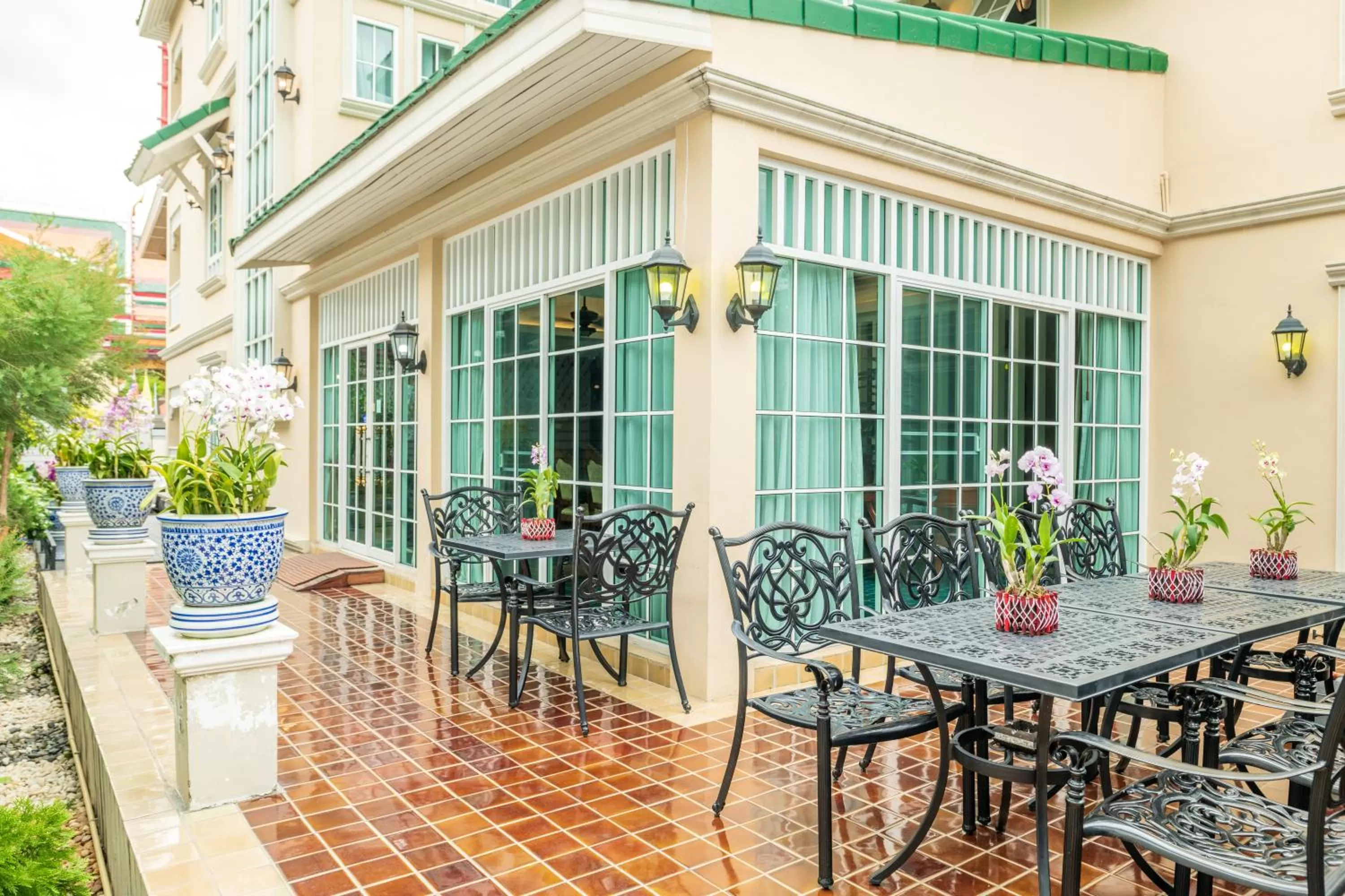 Patio in The Orchid House 153