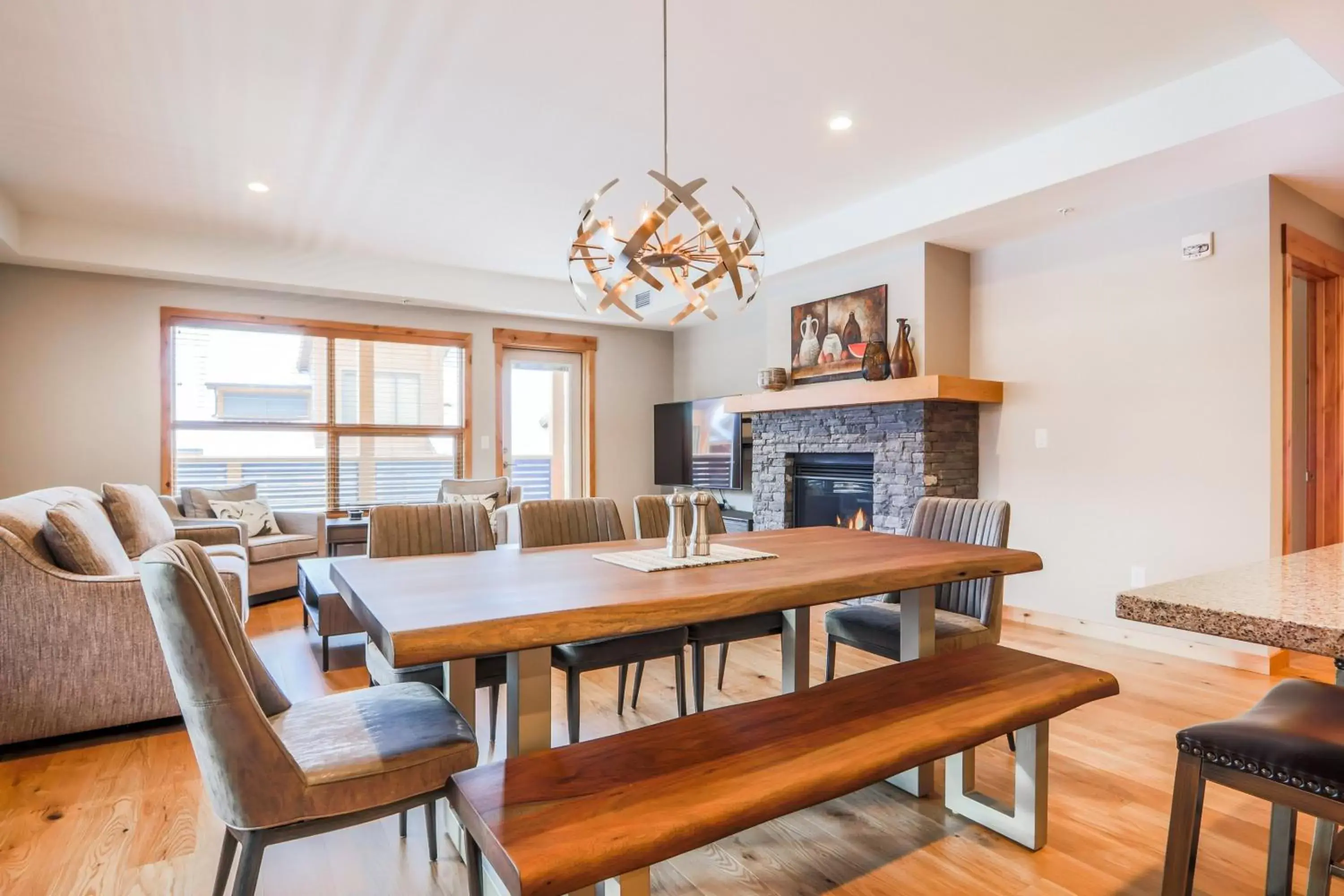 Dining area, Restaurant/Places to Eat in Tamarack Lodge by Spring Creek Vacations