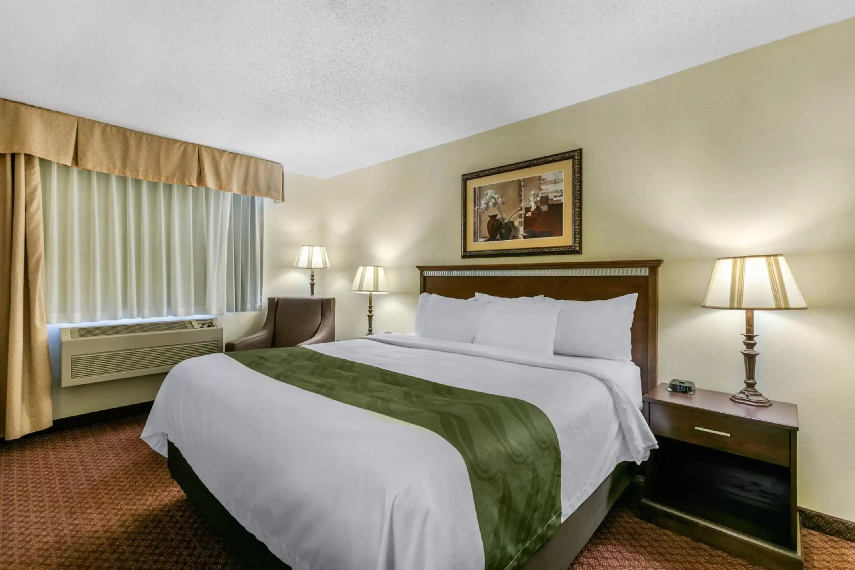 Bed in Quality Inn near Monument Health Rapid City Hospital