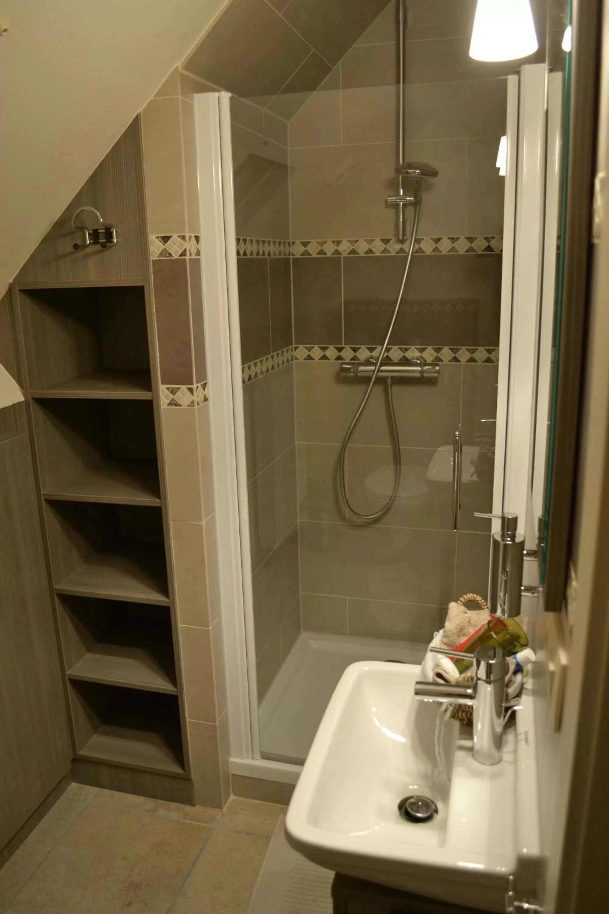 Shower in B&B Noord-Zuid