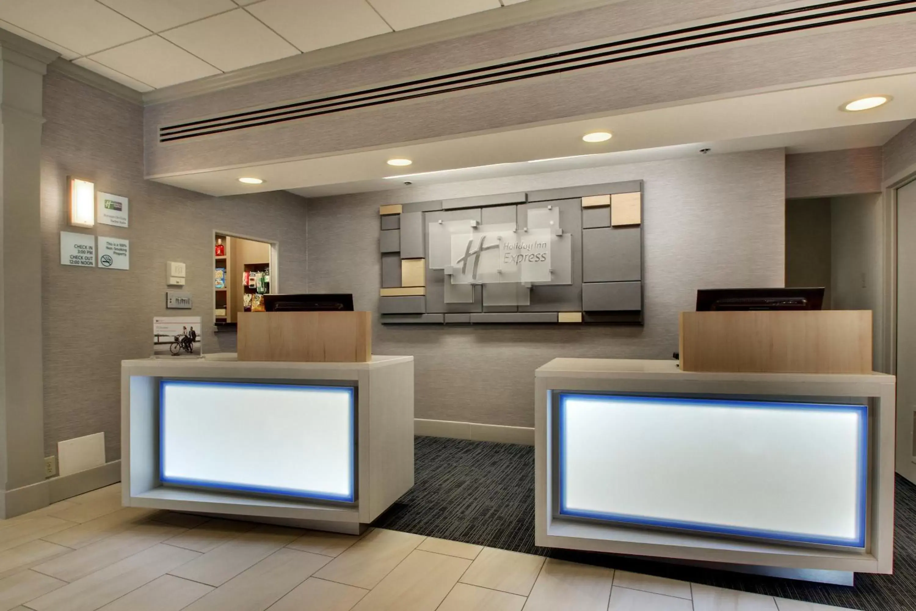 Lobby or reception, Lobby/Reception in Holiday Inn Express Poughkeepsie, an IHG Hotel