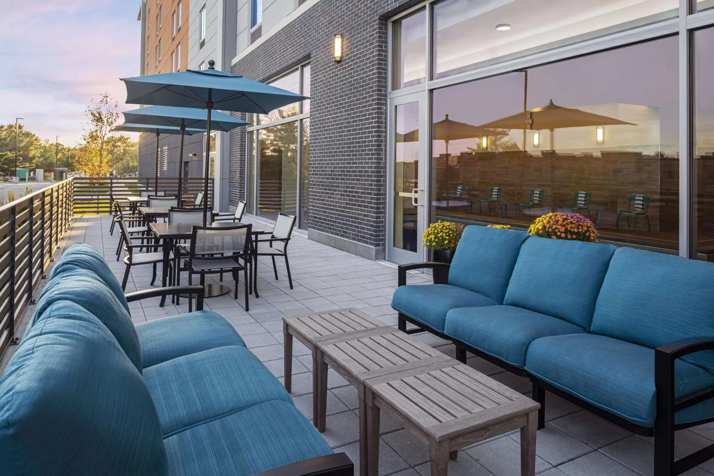 Patio in Homewood Suites by Hilton Boston Woburn