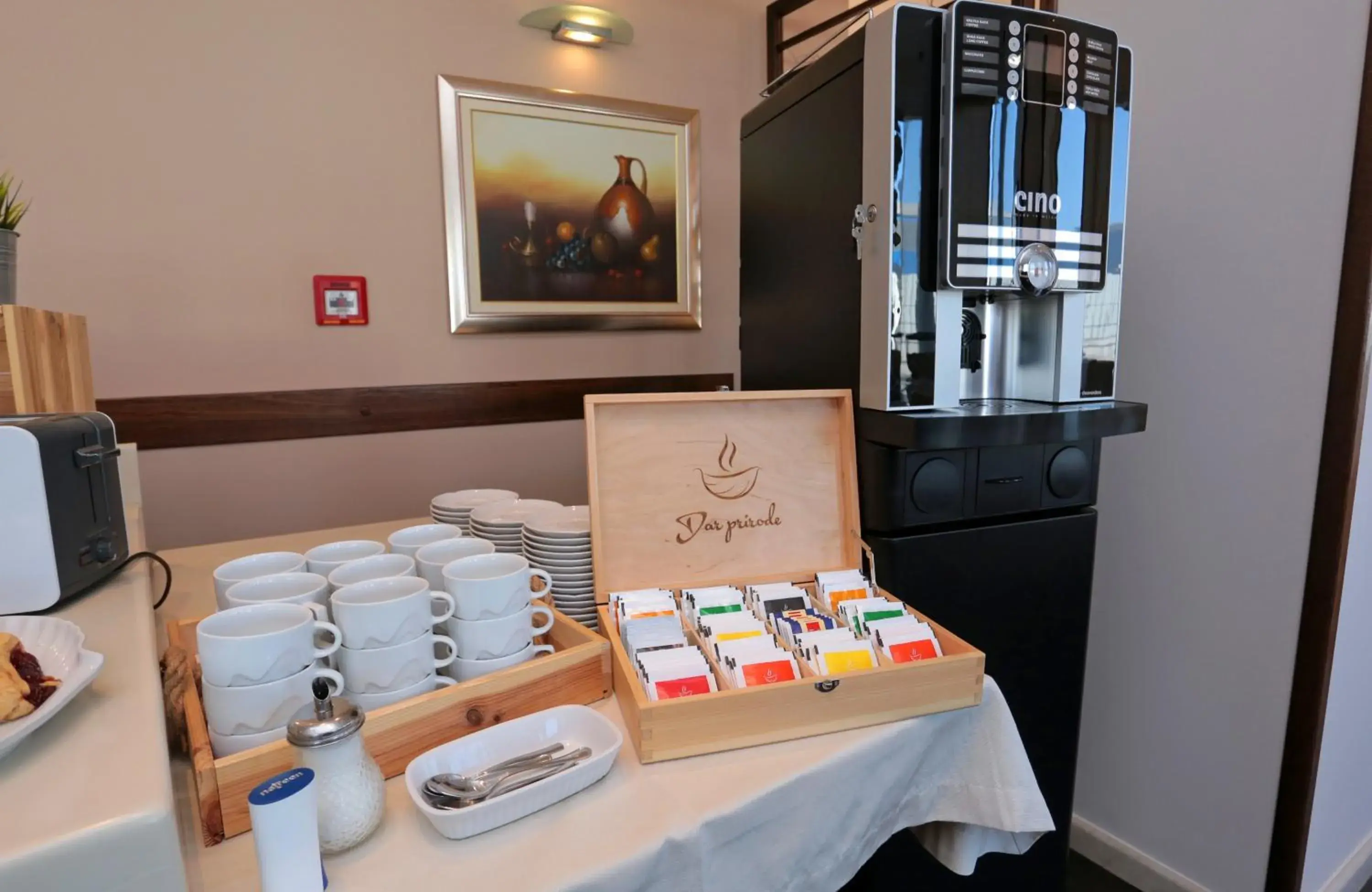 Coffee/tea facilities, Restaurant/Places to Eat in Hotel As