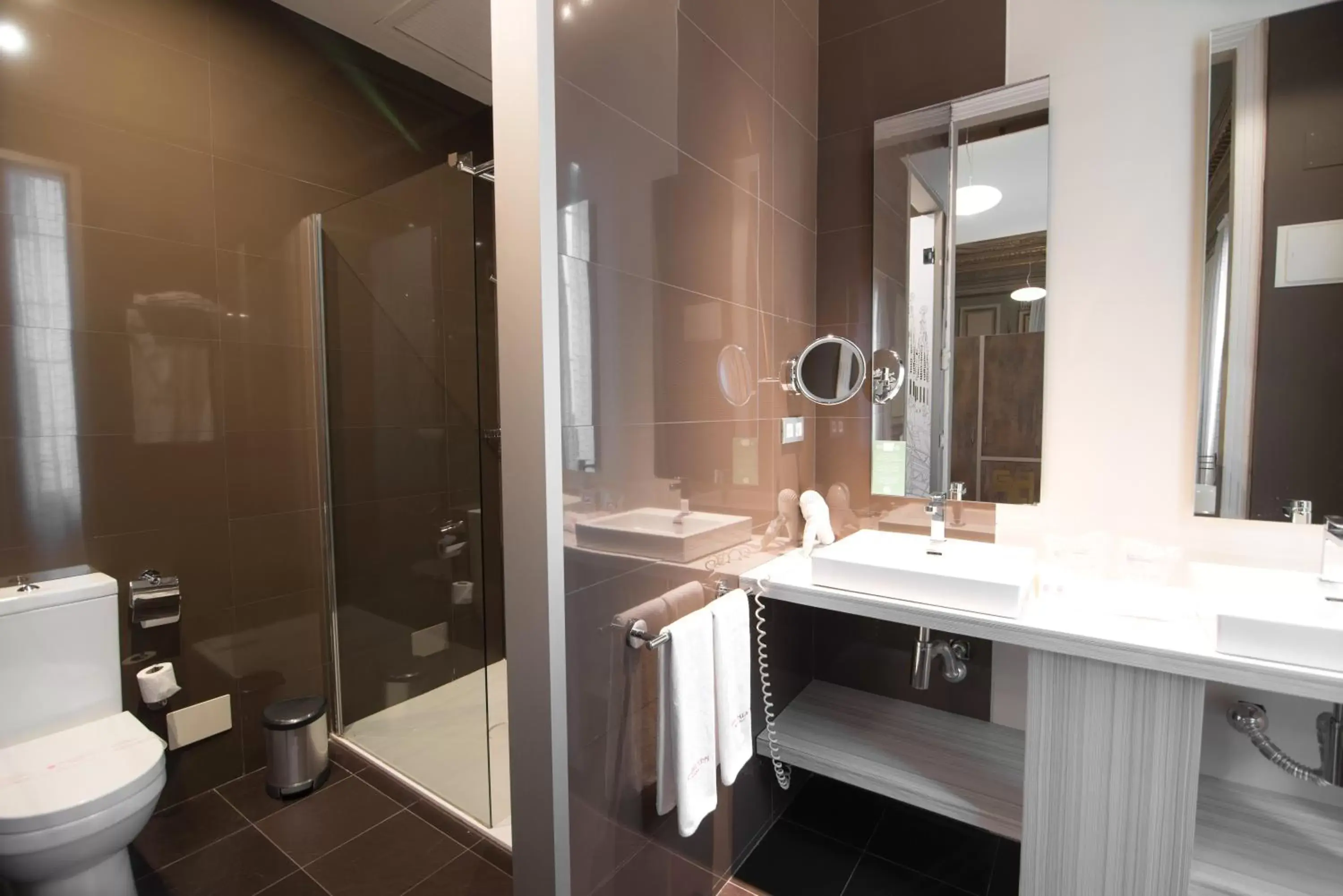 Superior Quadruple Room in Petit Palace Boqueria Garden Superior Quadruple Room in Petit Palace Boqueria Garden