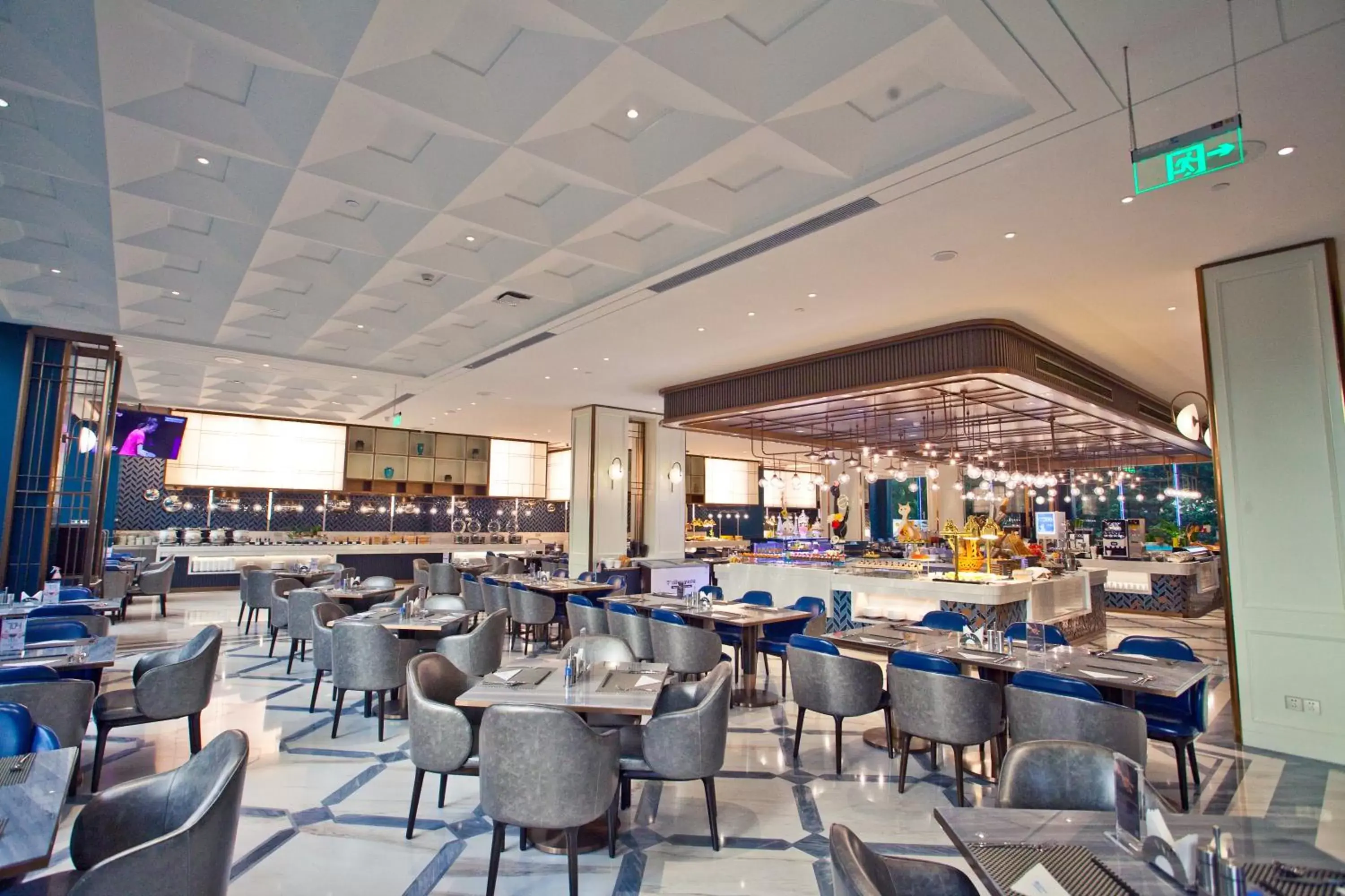 Restaurant/places to eat, Lounge/Bar in Wyndham Qingdao