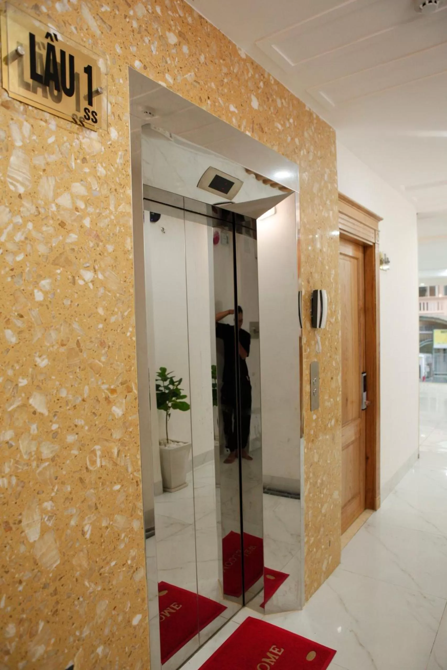 elevator in CAROLINE BEACH VUNG TAU