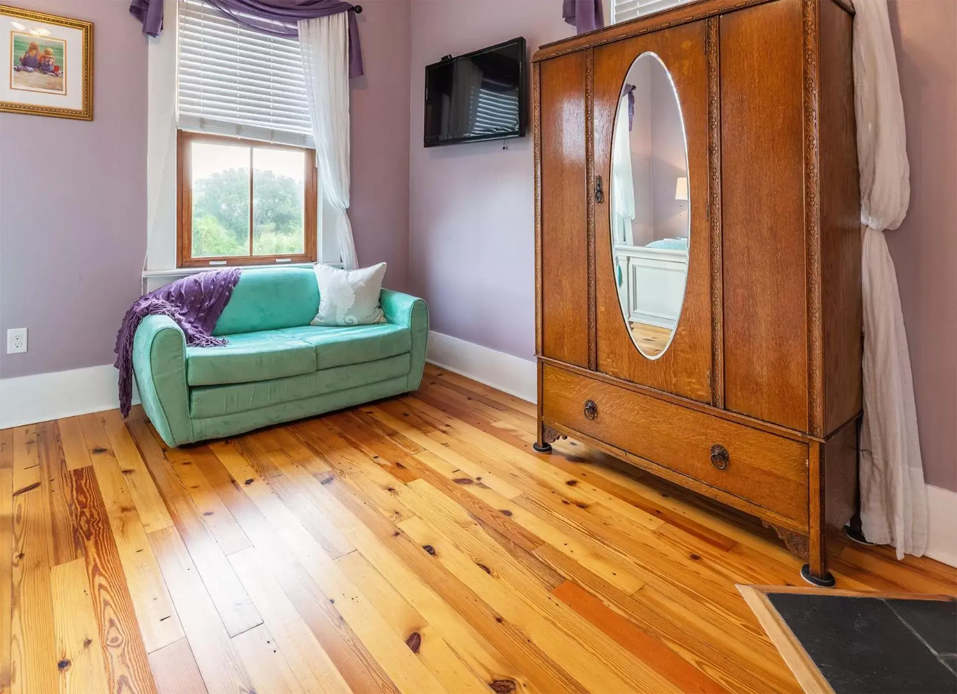 Seating Area in Surf Song Bed & Breakfast