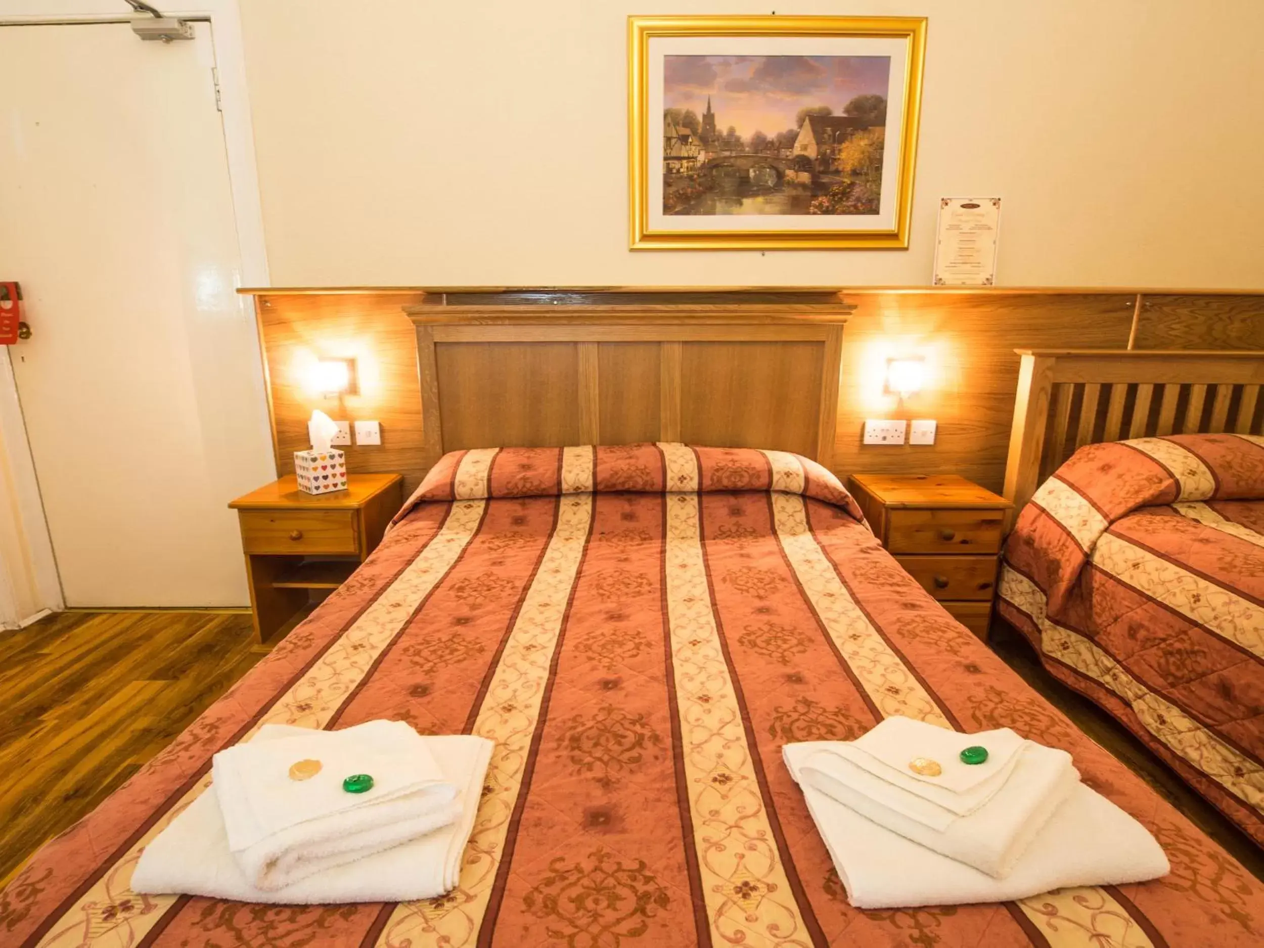 Bedroom, Bed in Corstorphine Lodge Hotel