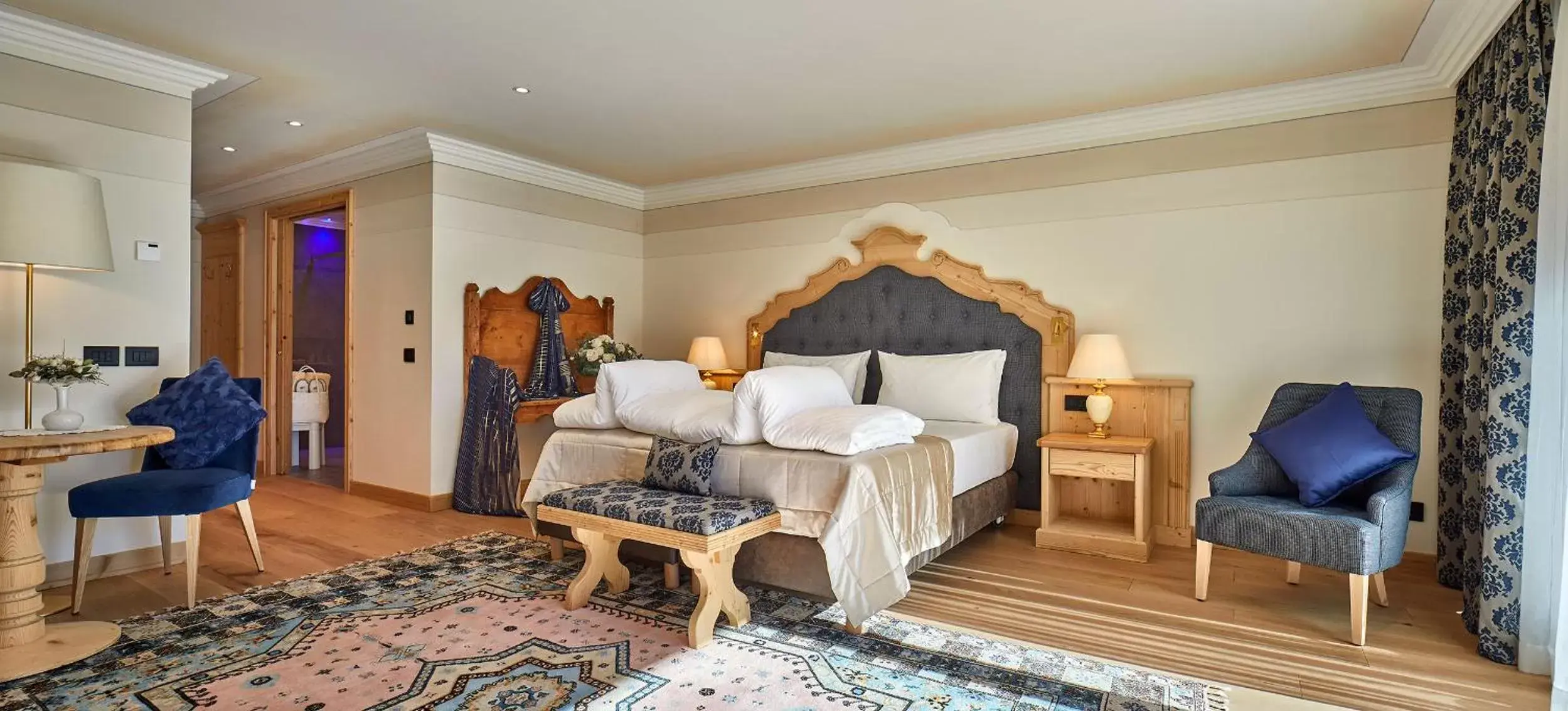 Mountain view in Hotel Sassongher Mountain view in Hotel Sassongher