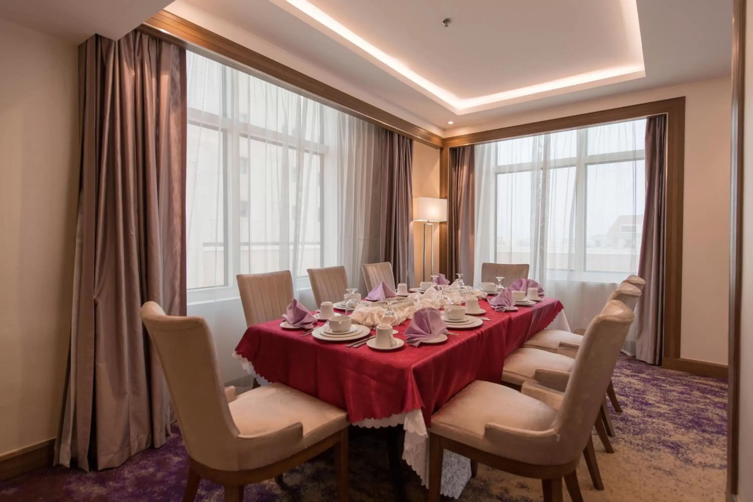 Dining area, Restaurant/Places to Eat in Ramada by Wyndham Continental Jeddah