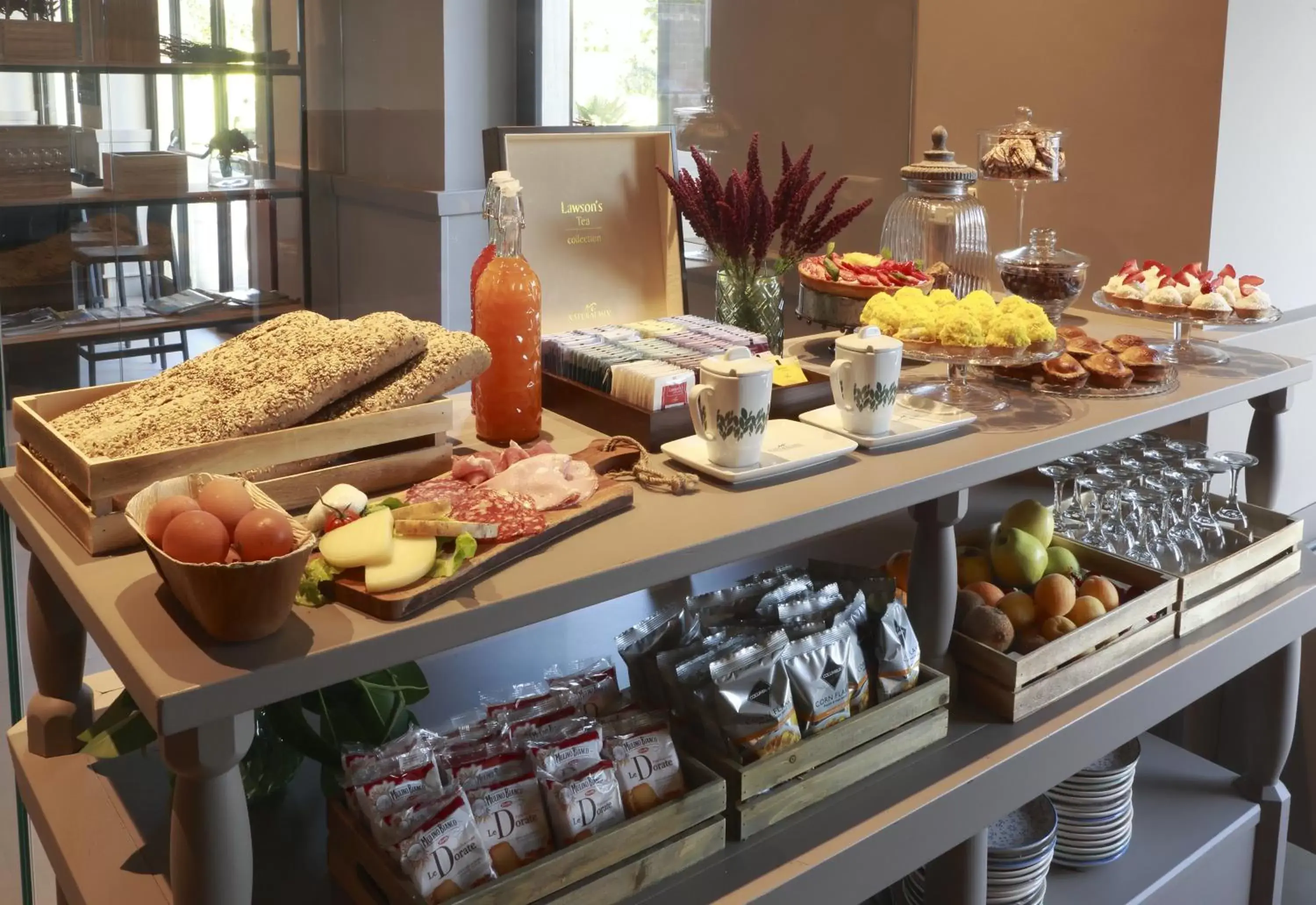 Continental breakfast, Food in Hotel Aloisi