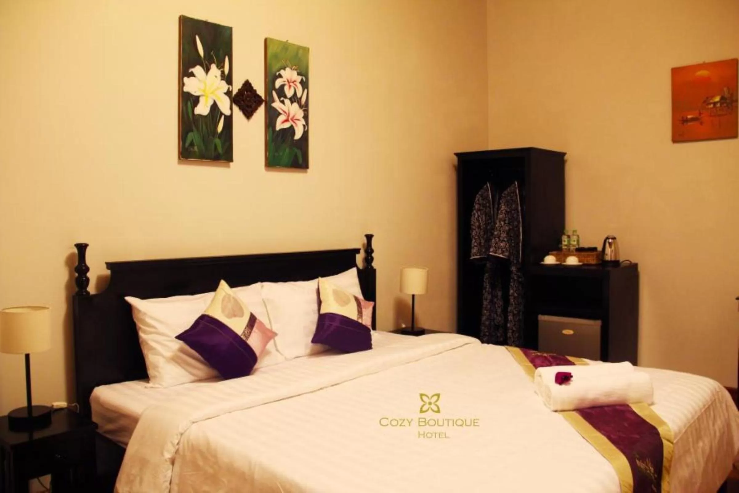 Coffee/tea facilities, Bed in Cozy Boutique Hotel