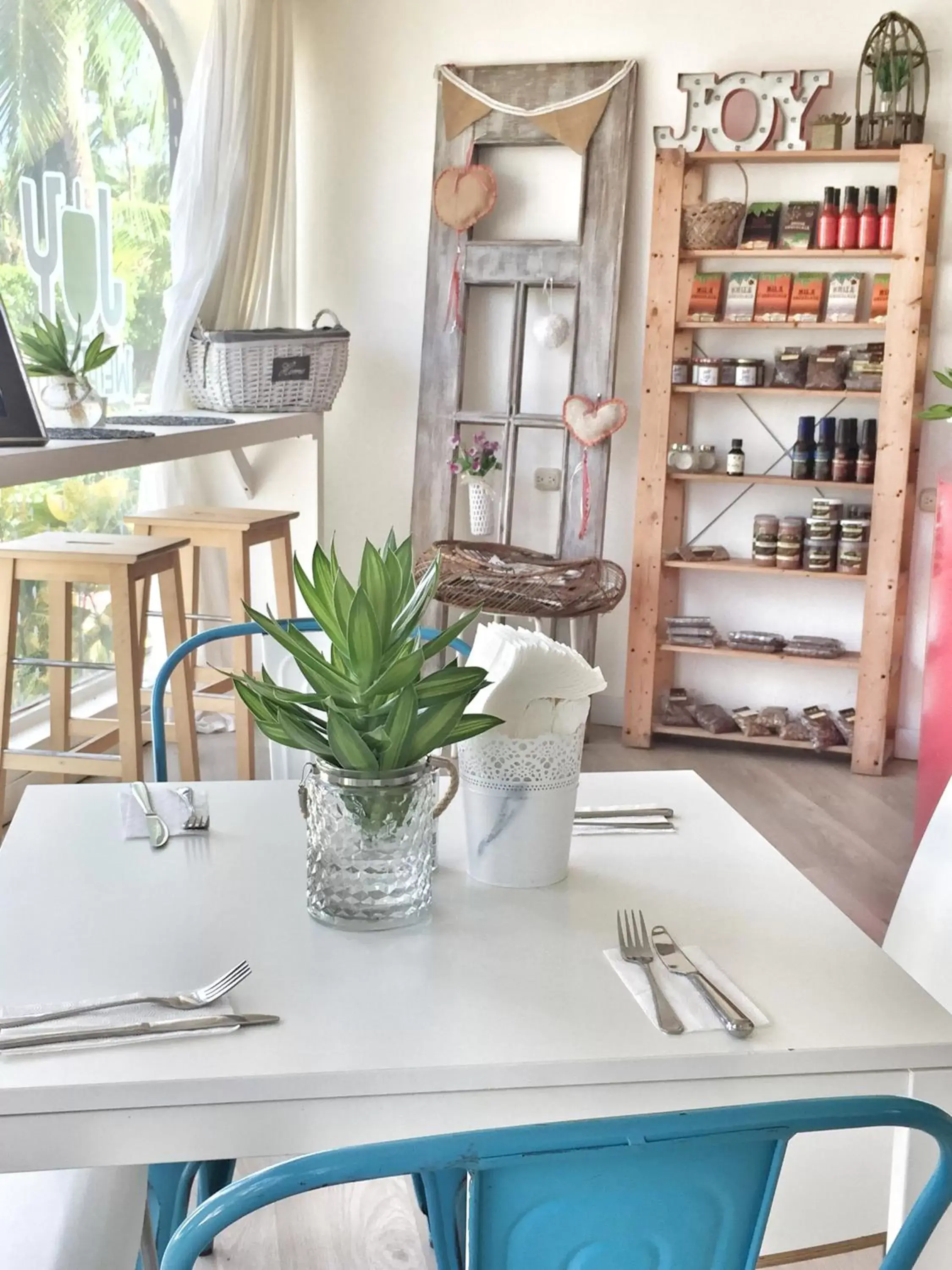 Dining area, Kitchen/Kitchenette in TROPICANA SUITES DELUXE BEACH CLUB and POOL - playa LOS CORALES