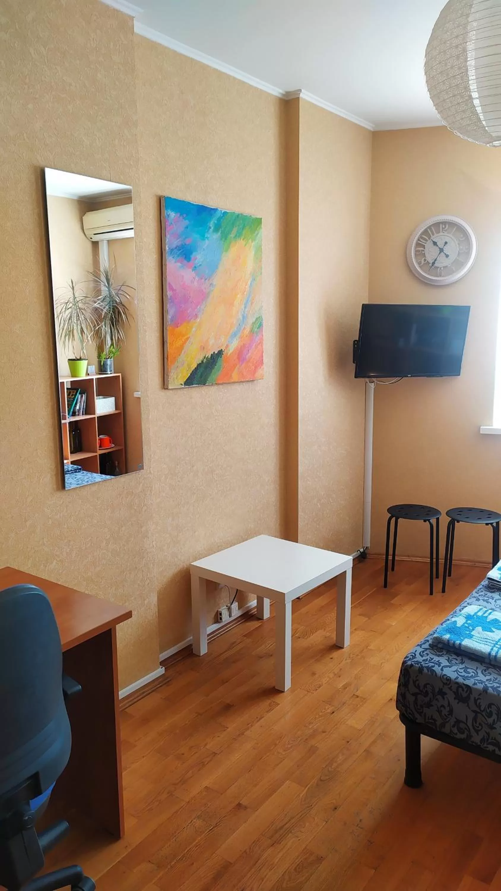 Photo of the whole room in Alaska Fox