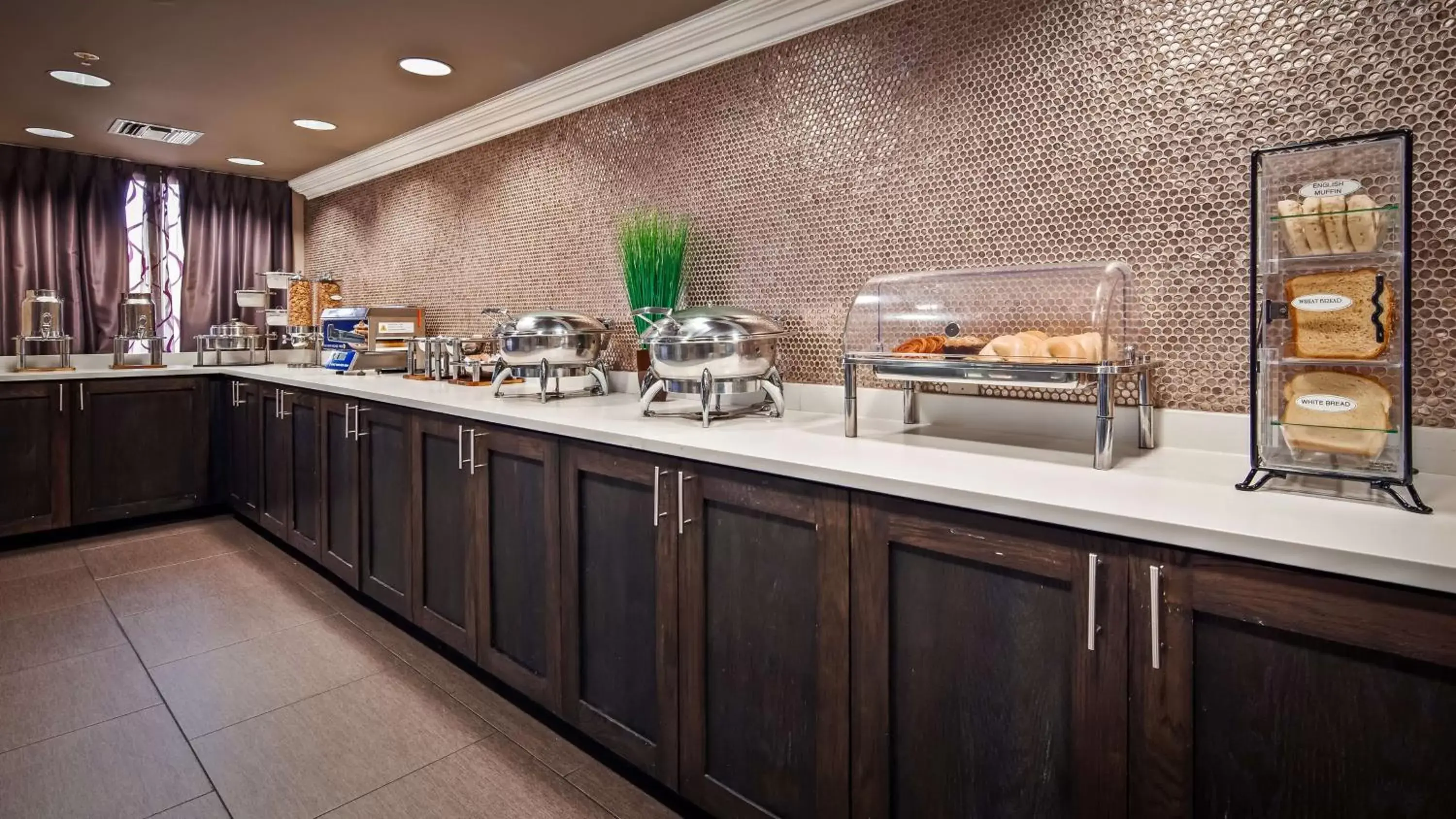 Restaurant/Places to Eat in Best Western Airport Inn Fort Myers