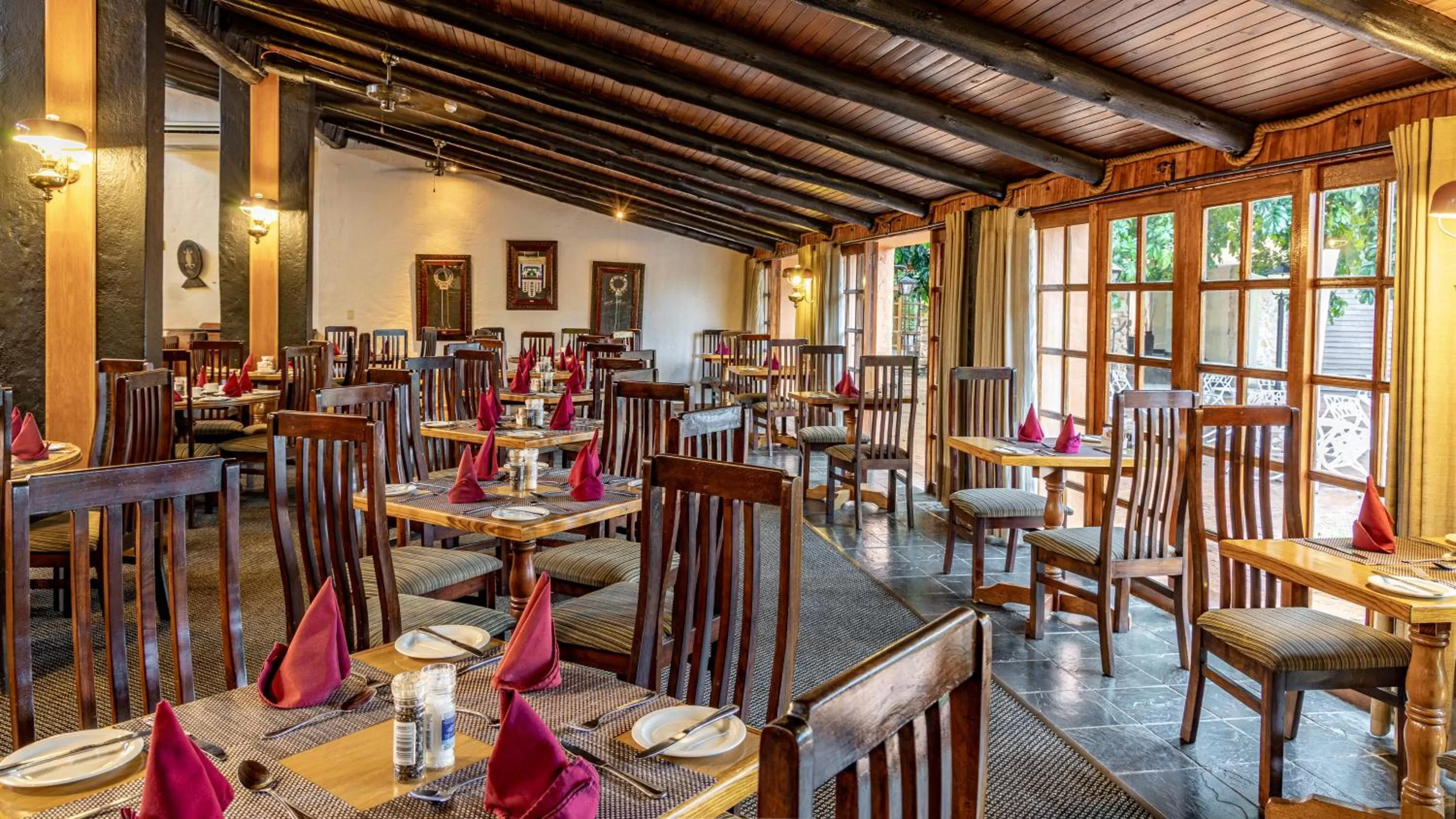 Restaurant/places to eat in African Sky Hotels - Pine Lake Inn