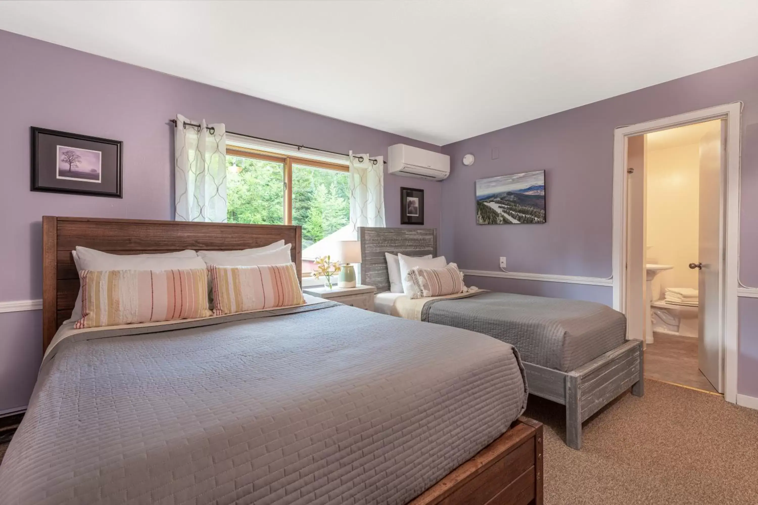 Bedroom, Bed in White Horse Lodge