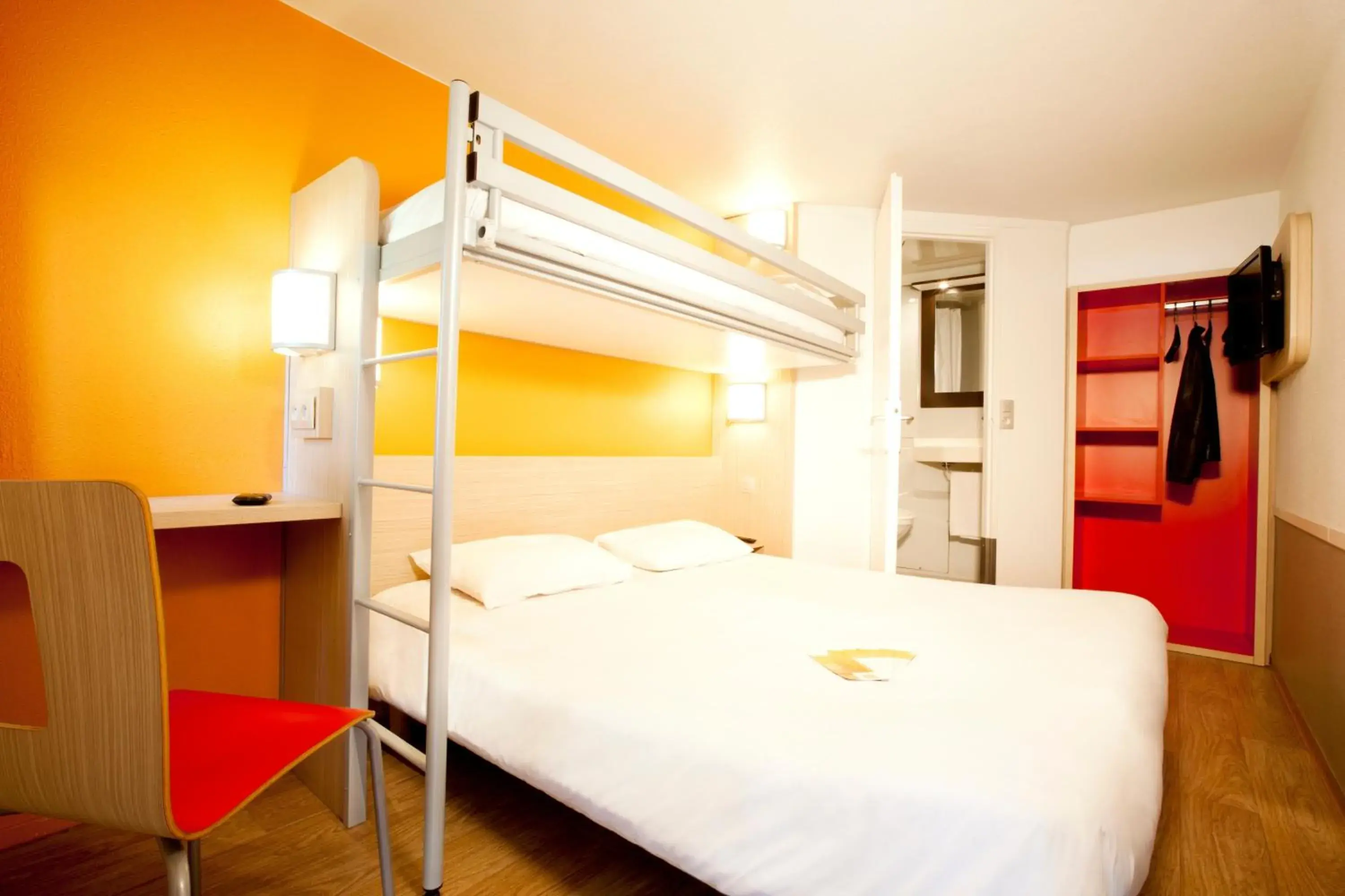 Bedroom, Bunk Bed in Premiere Classe Villepinte Centre - Parc des Expositions