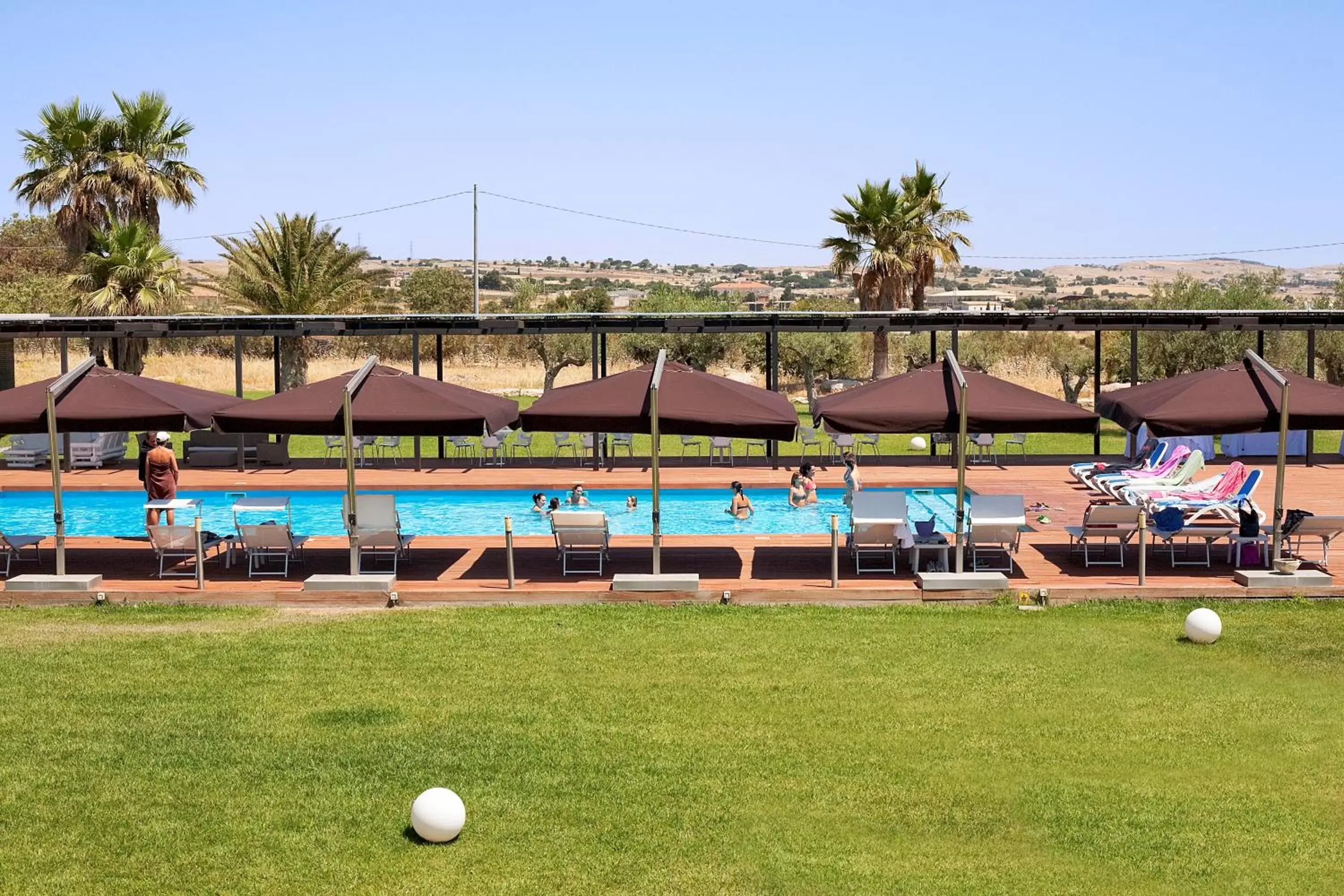 Garden, Swimming Pool in Hotel Villa Carlotta