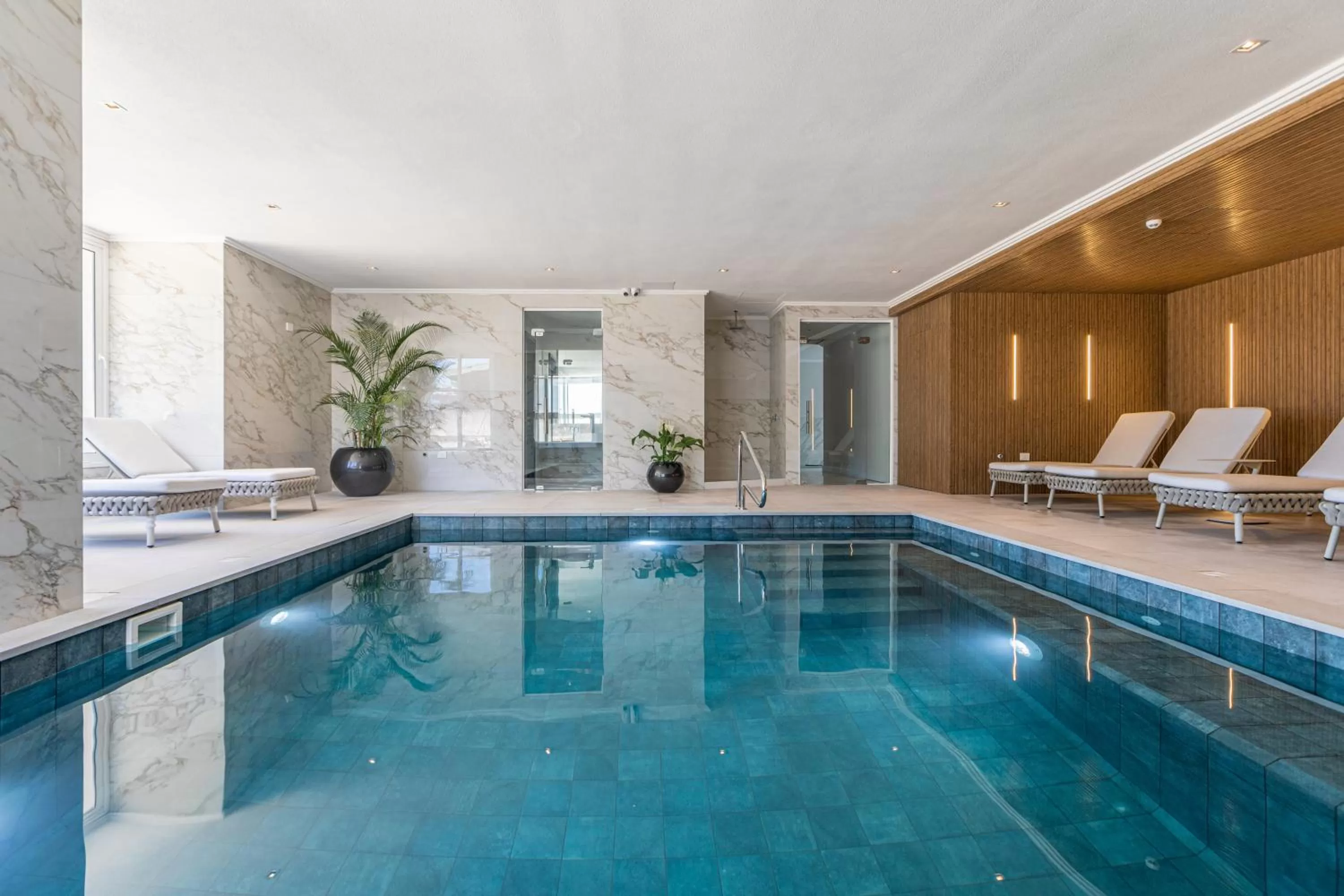 Swimming pool in Hotel Solerios Mansa