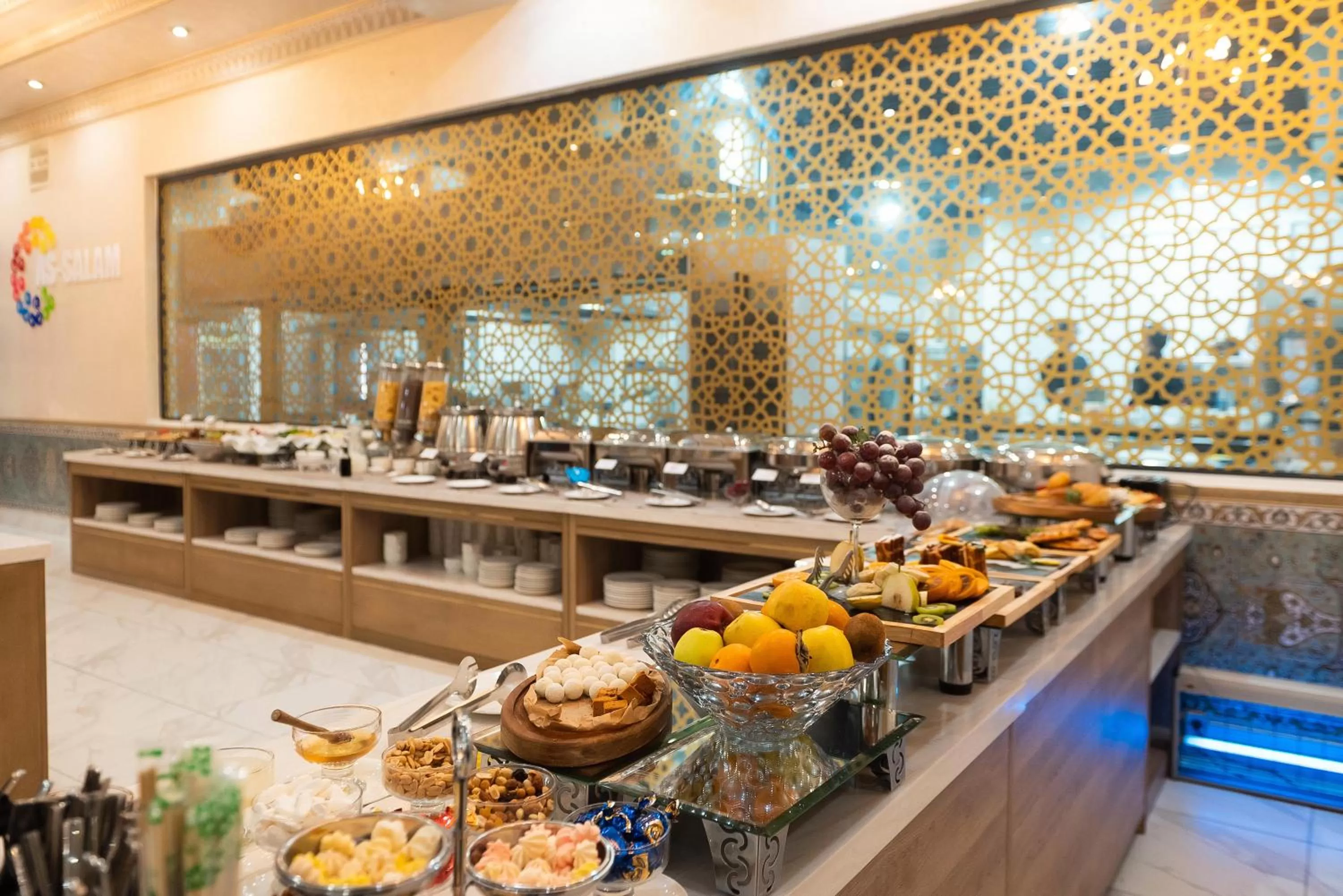 Food in Tauke Khan Plaza