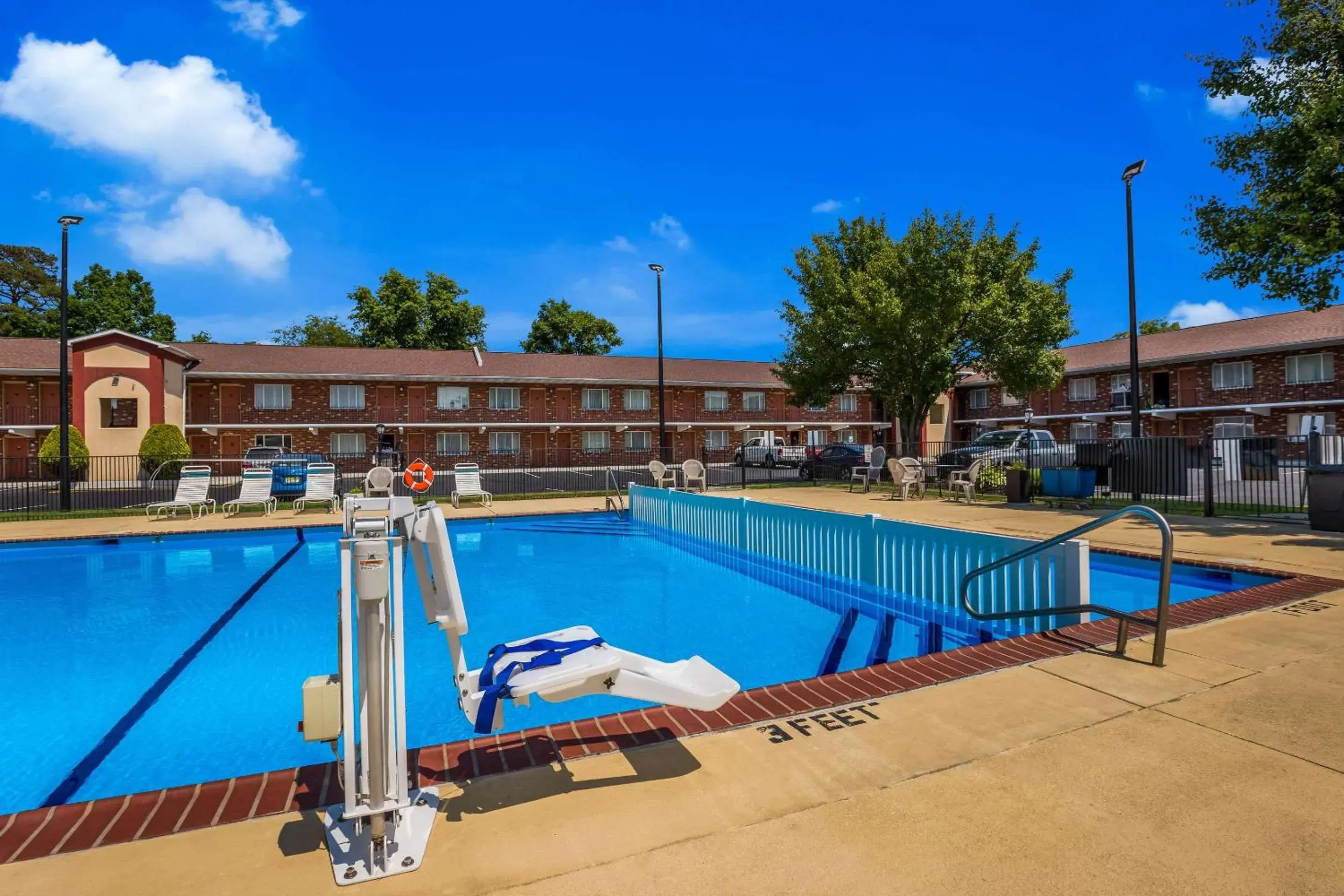 Swimming Pool in Suburban Studios Millville