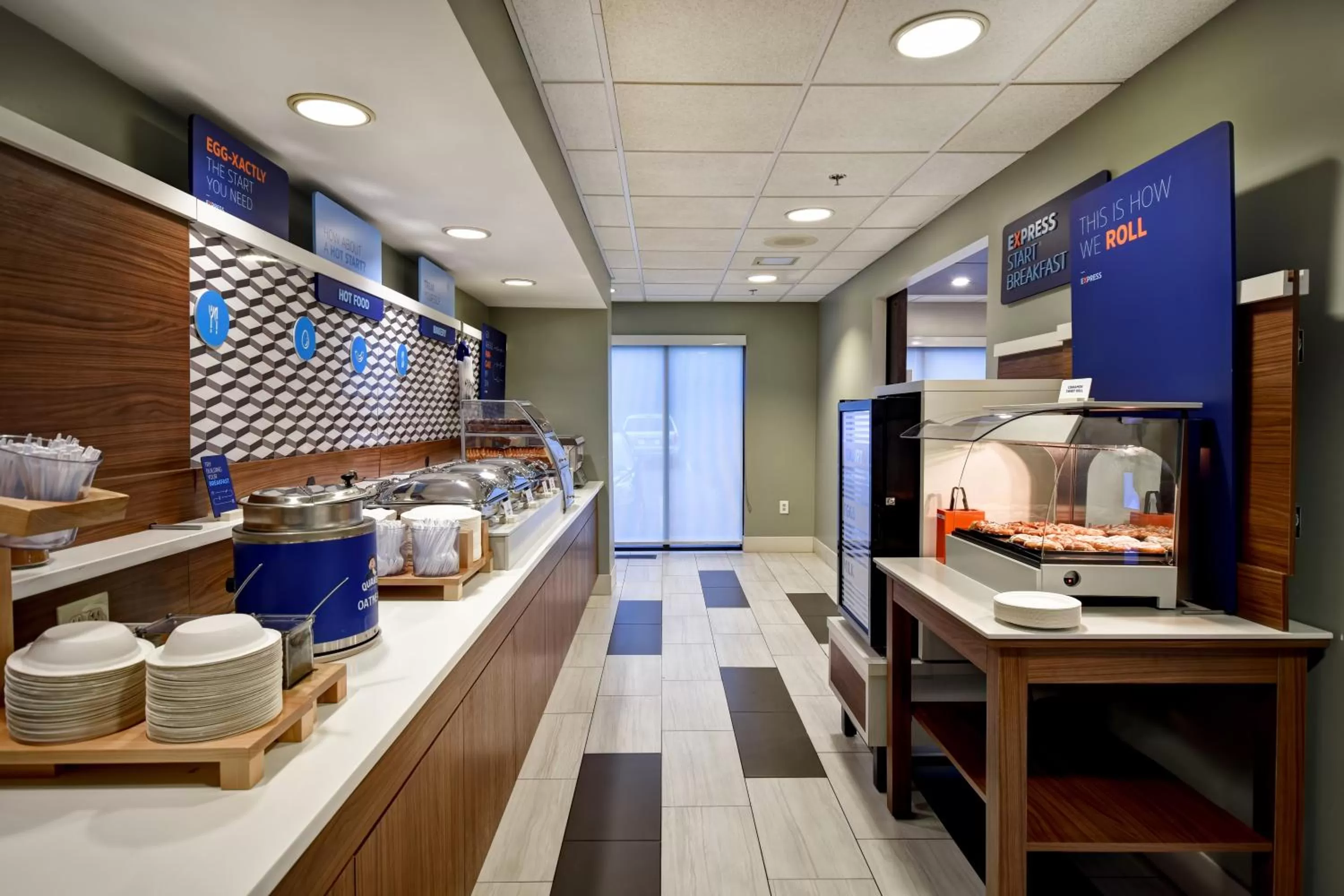 Breakfast in Holiday Inn Express Newport North - Middletown by IHG