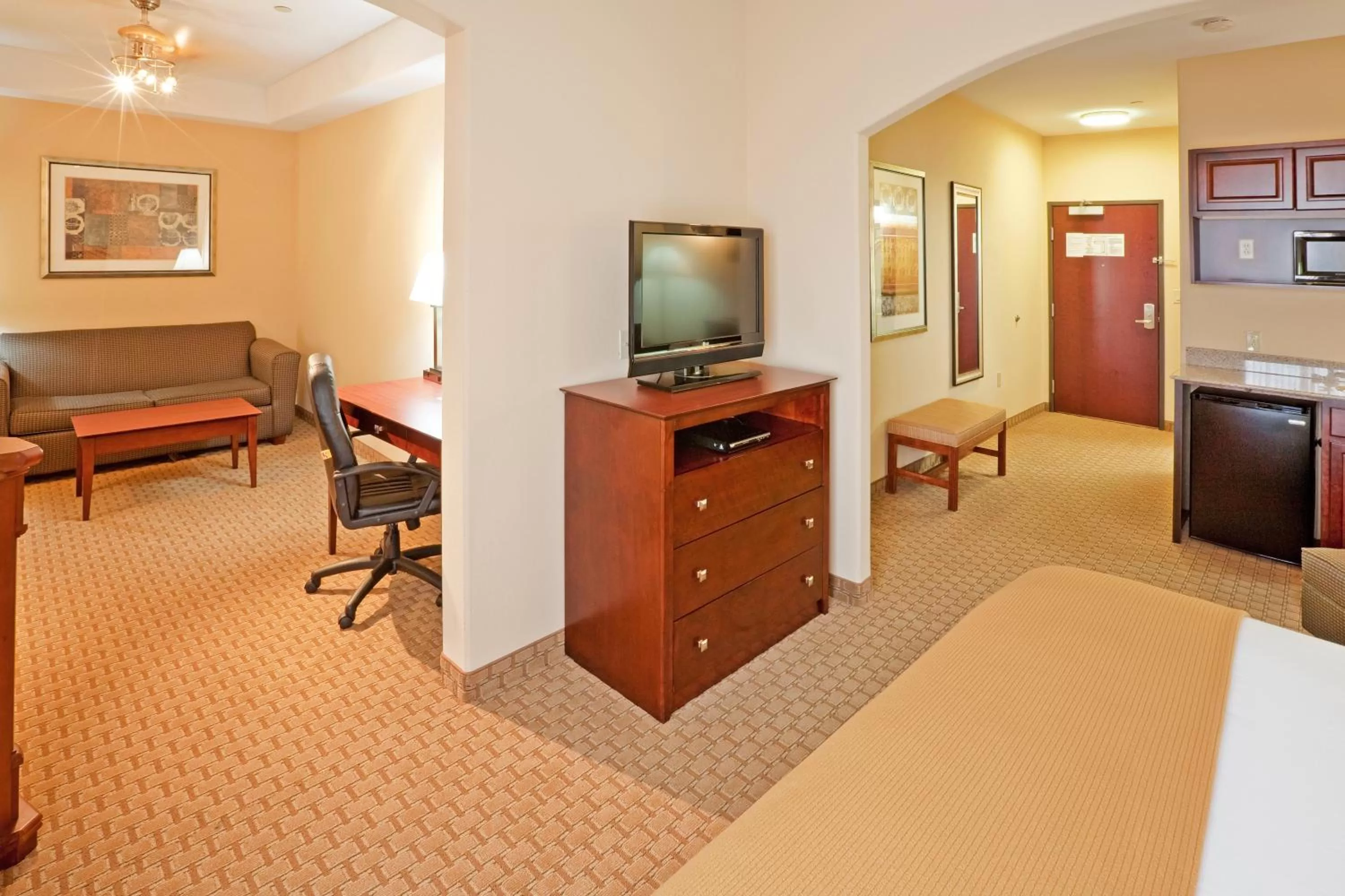 Photo of the whole room, Bed in Holiday Inn Express Guymon by IHG