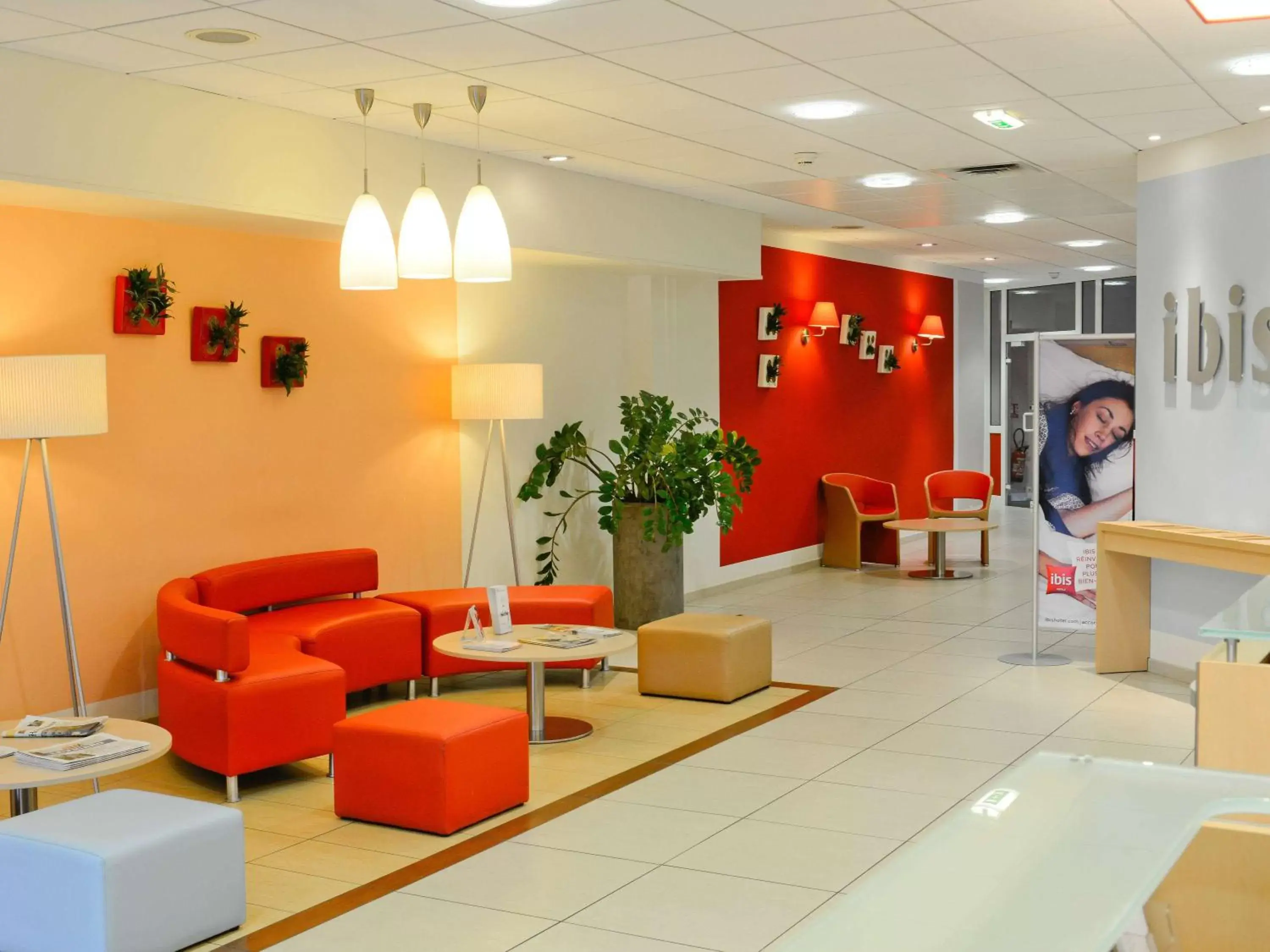 On site, Lobby/Reception in IBIS Caen Centre