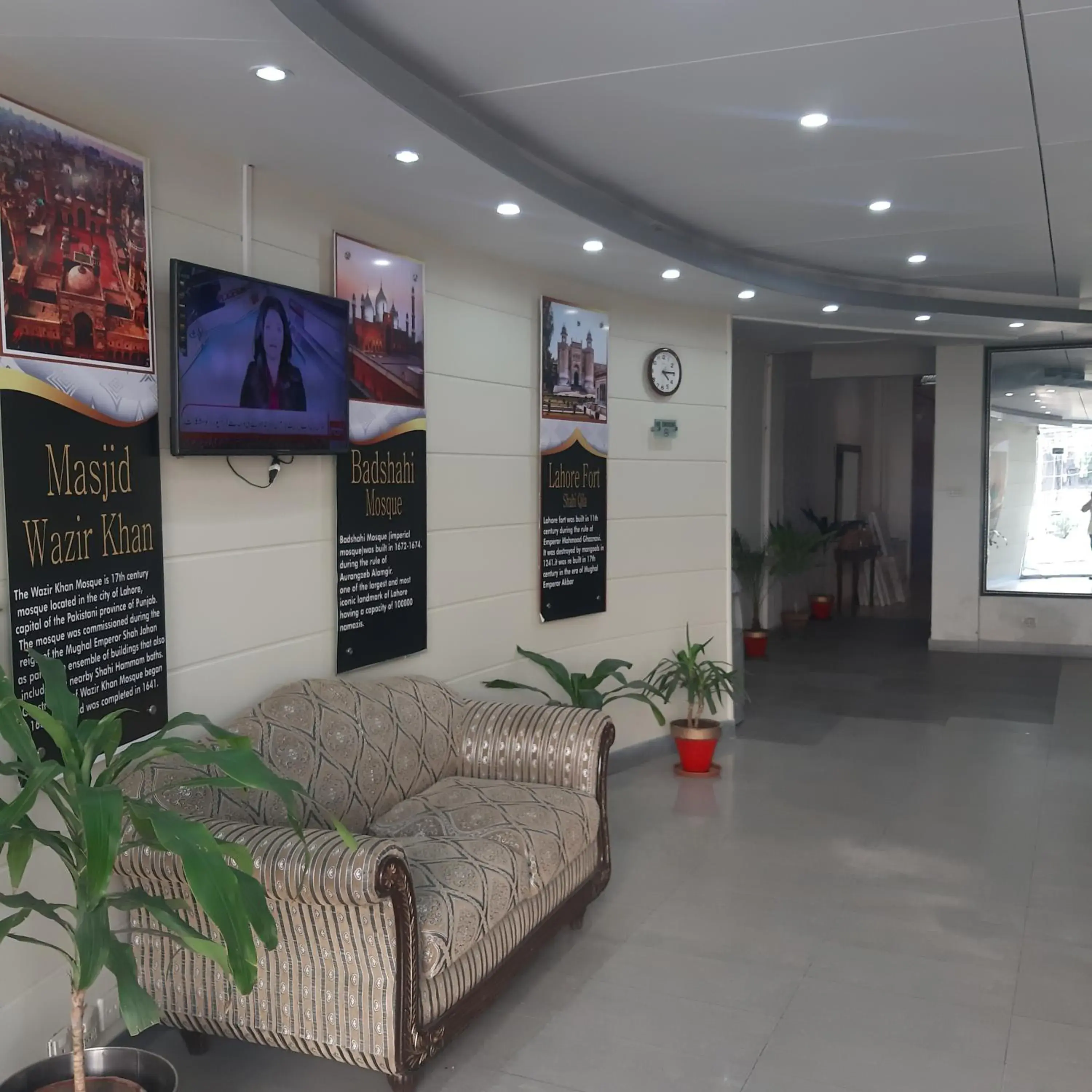 Lobby or reception in Hotel Premier Inn Davis Road