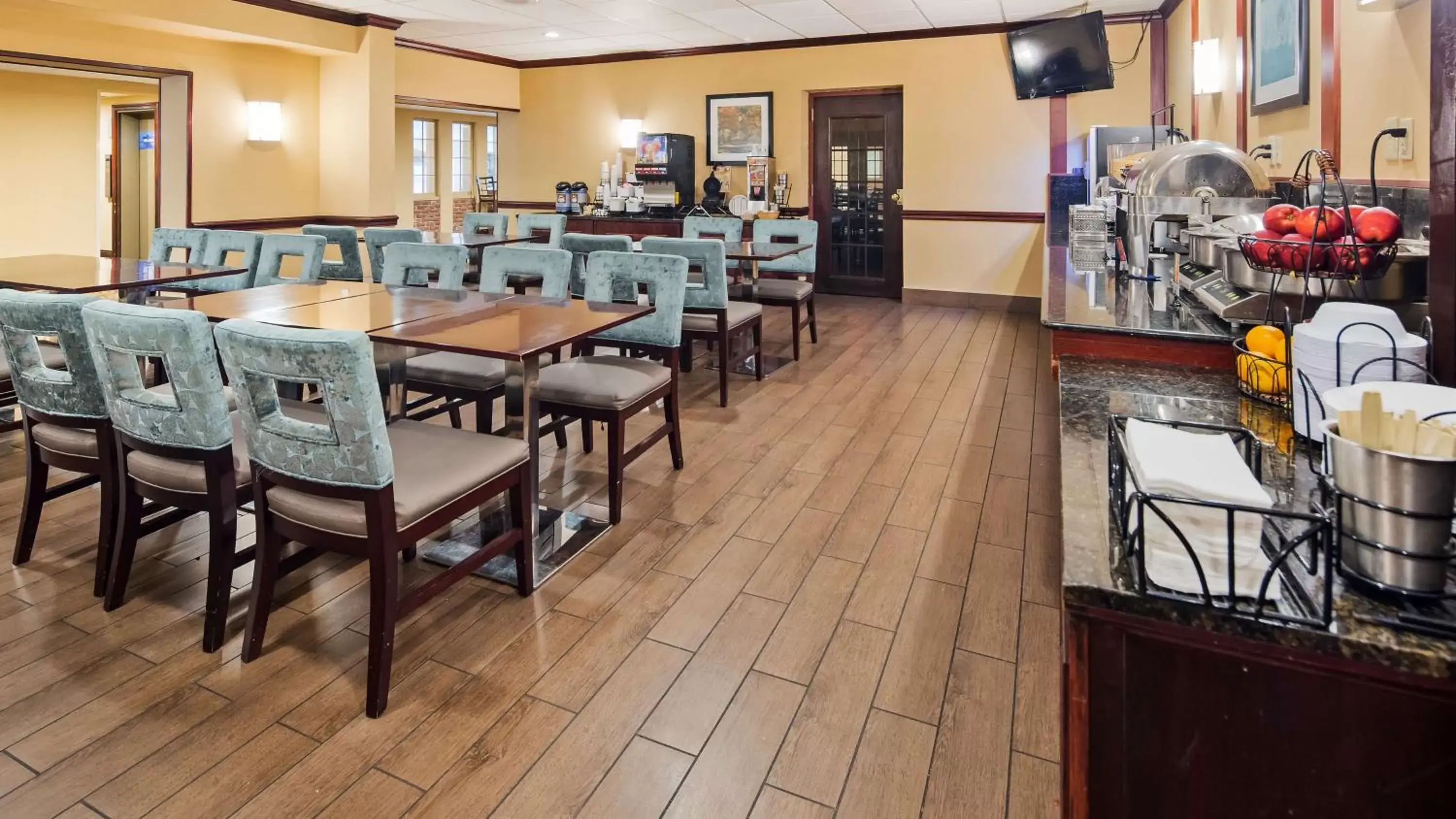 Restaurant/Places to Eat in Best Western PLUS Lockport