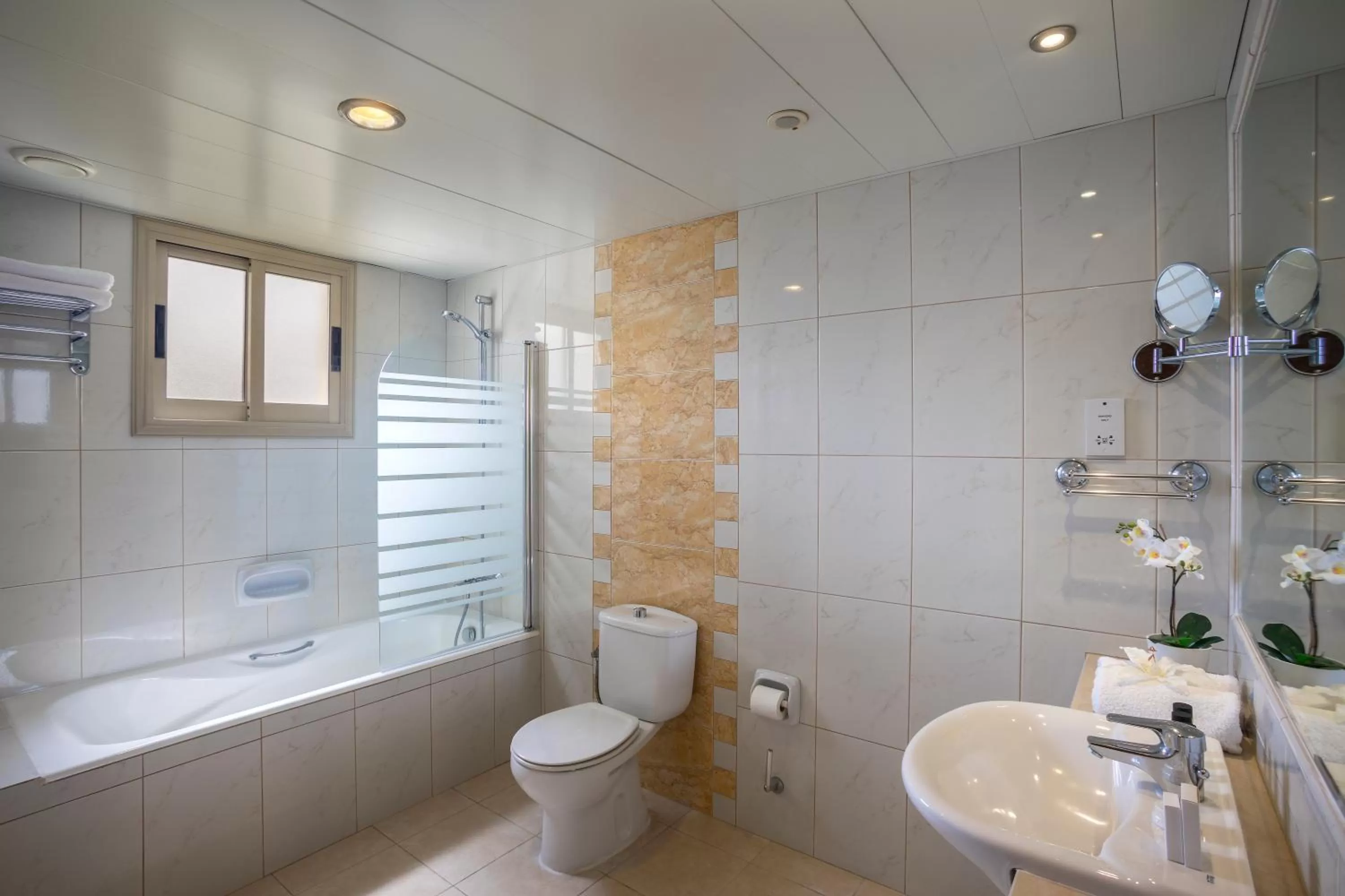 Bathroom in Aquamare Beach Hotel & Spa