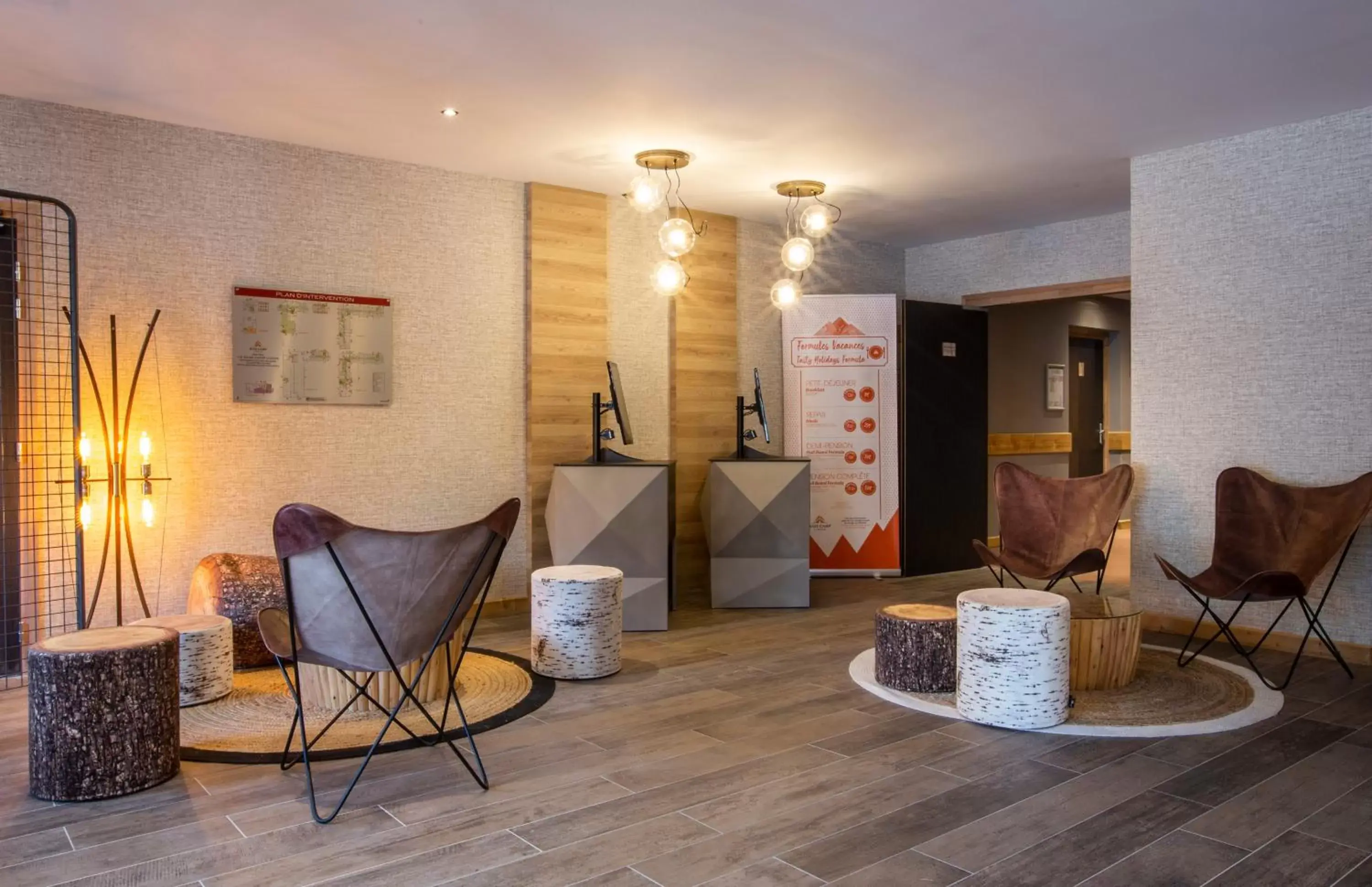 Lobby or reception, Seating Area in Hotel Base Camp Lodge - Bourg Saint Maurice
