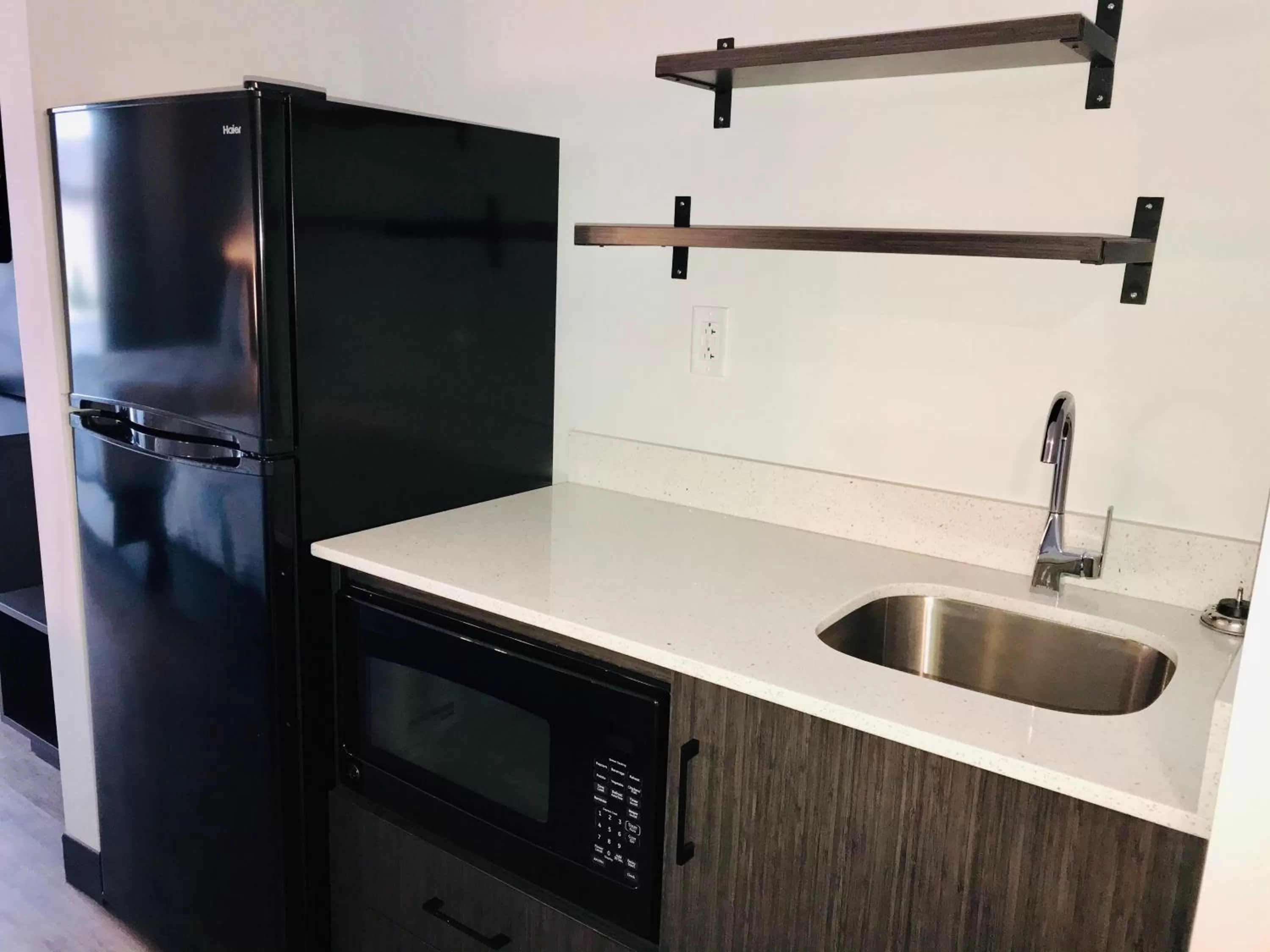 Kitchen/Kitchenette in Studio 6 Dublin, Ga