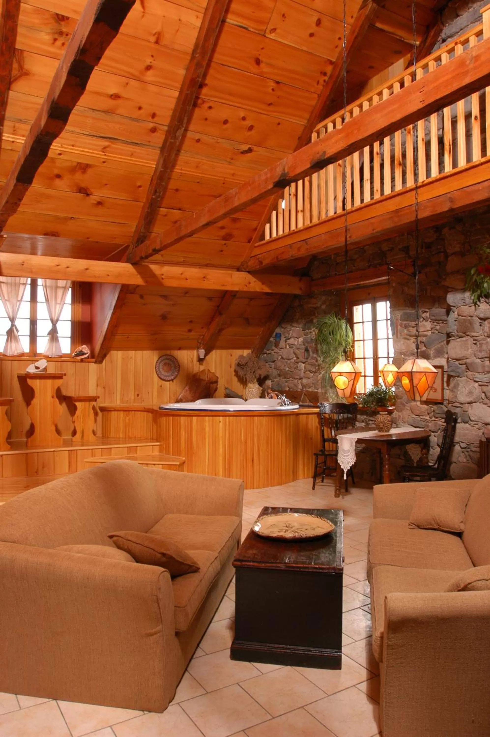 Communal lounge/ TV room in Manoir Ramezay