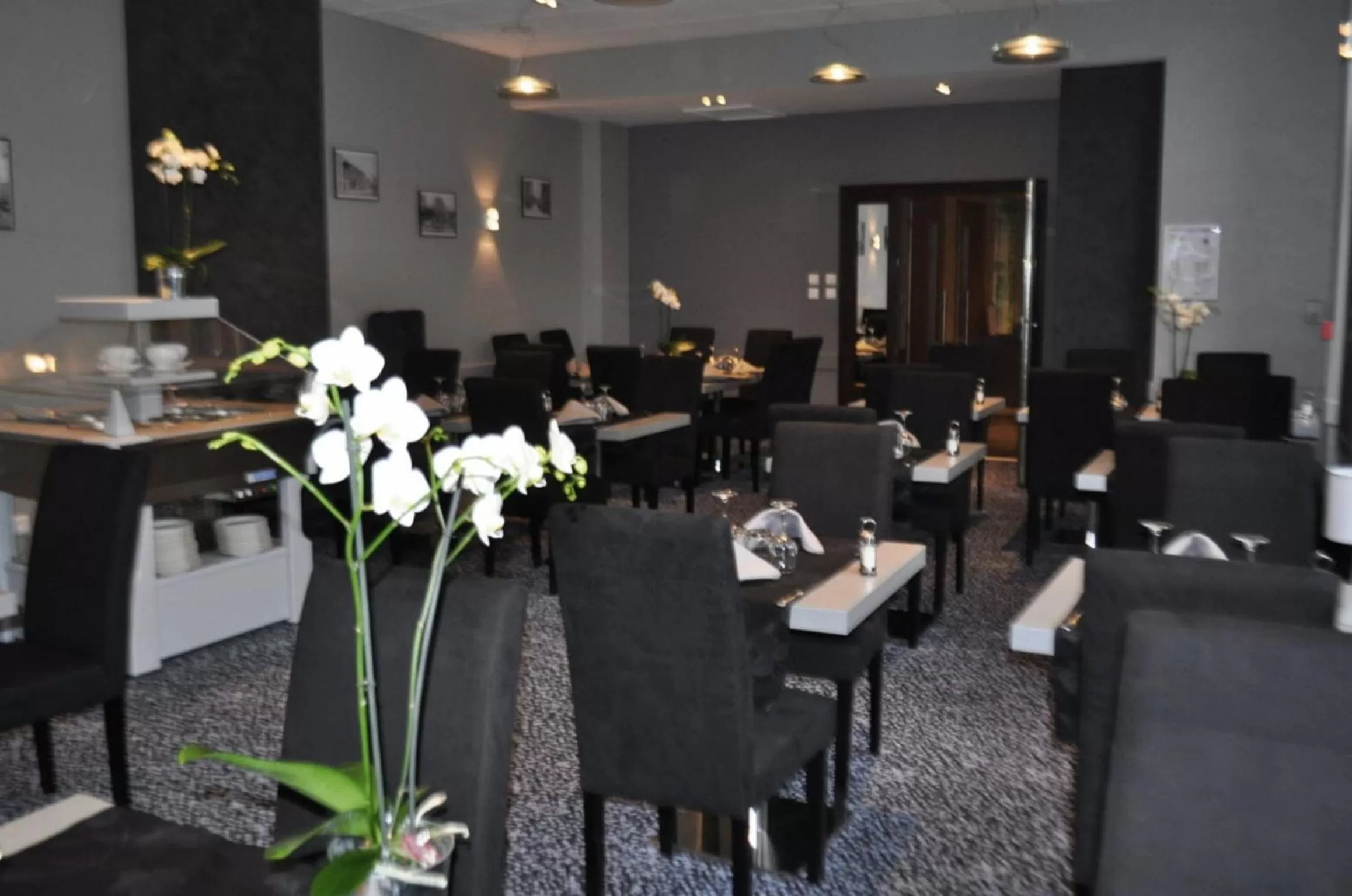 Restaurant/places to eat in Hôtel Restaurant de l'Ecu